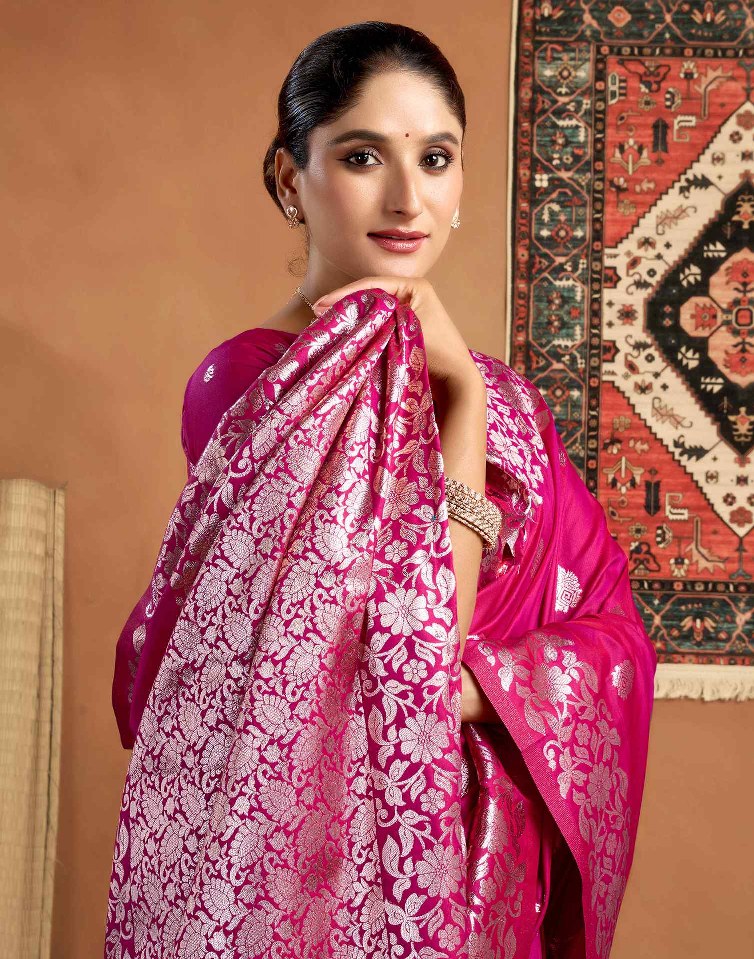 Rani Pink Silk Woven Banarasi Saree - Image 6