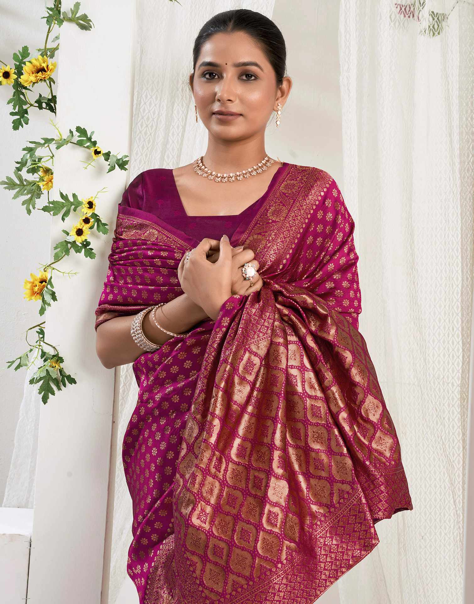 Rani Pink Silk Woven Banarasi Saree - Image 2