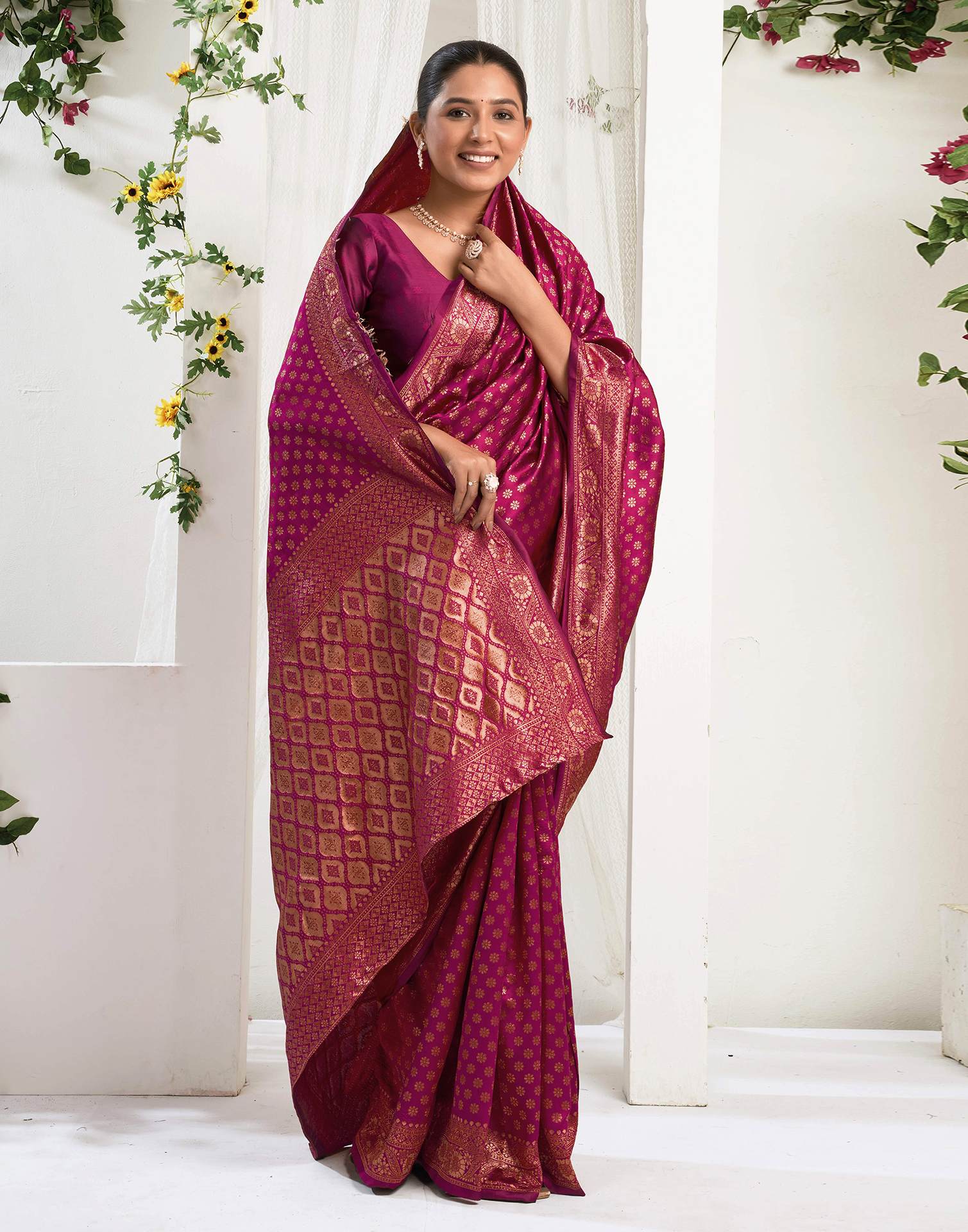 Rani Pink Silk Woven Banarasi Saree - Image 5