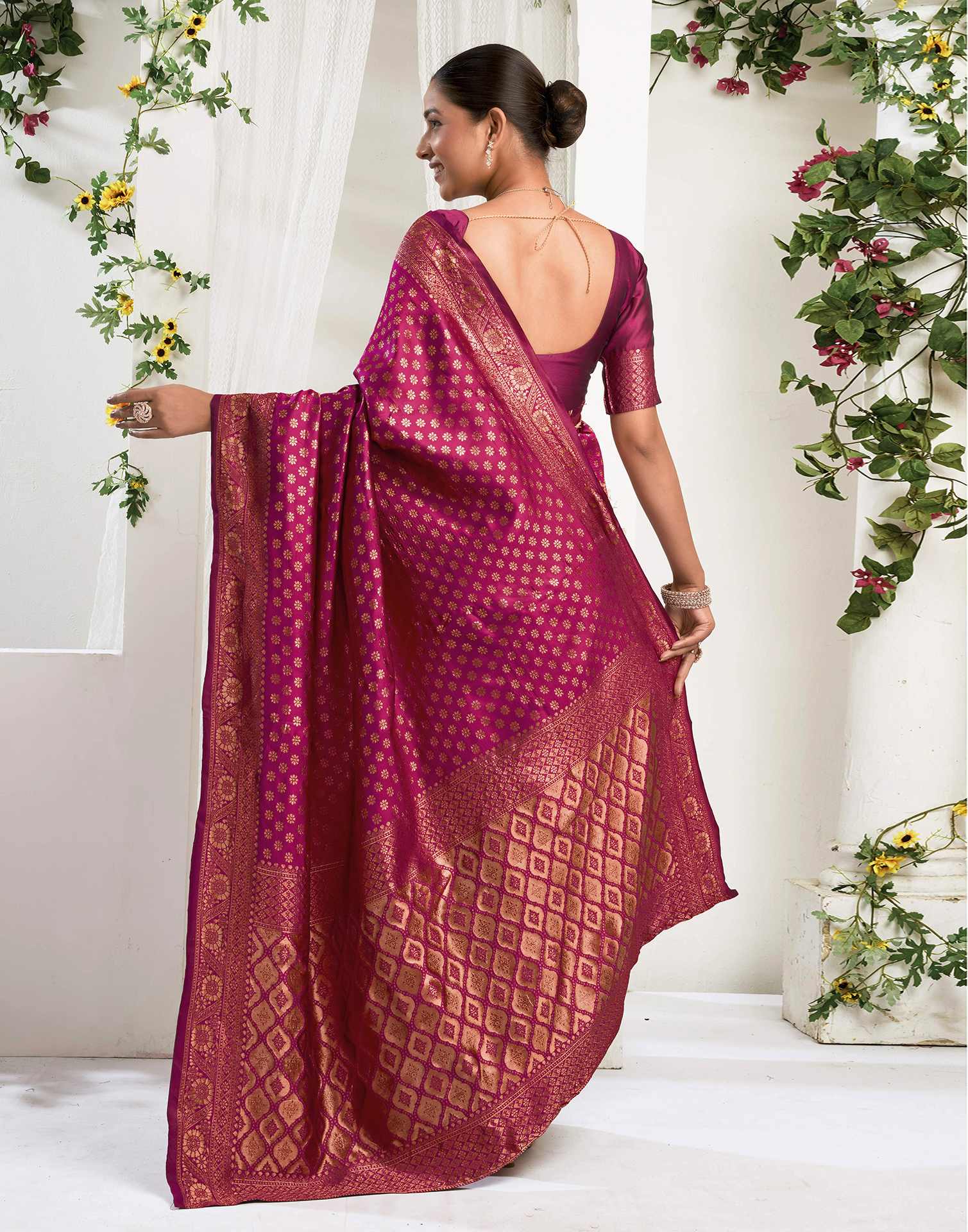 Rani Pink Silk Woven Banarasi Saree - Image 6