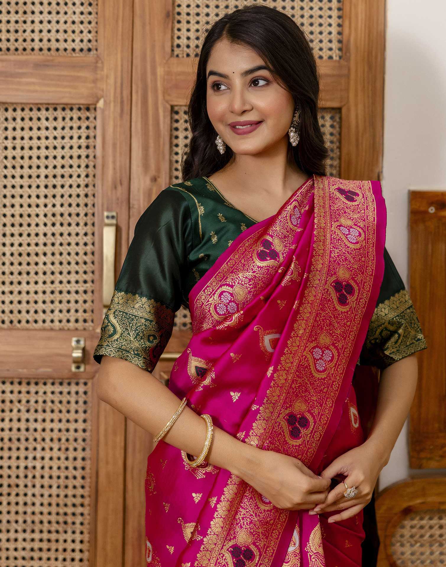 Rani Pink Silk Woven Banarasi Saree - Image 2