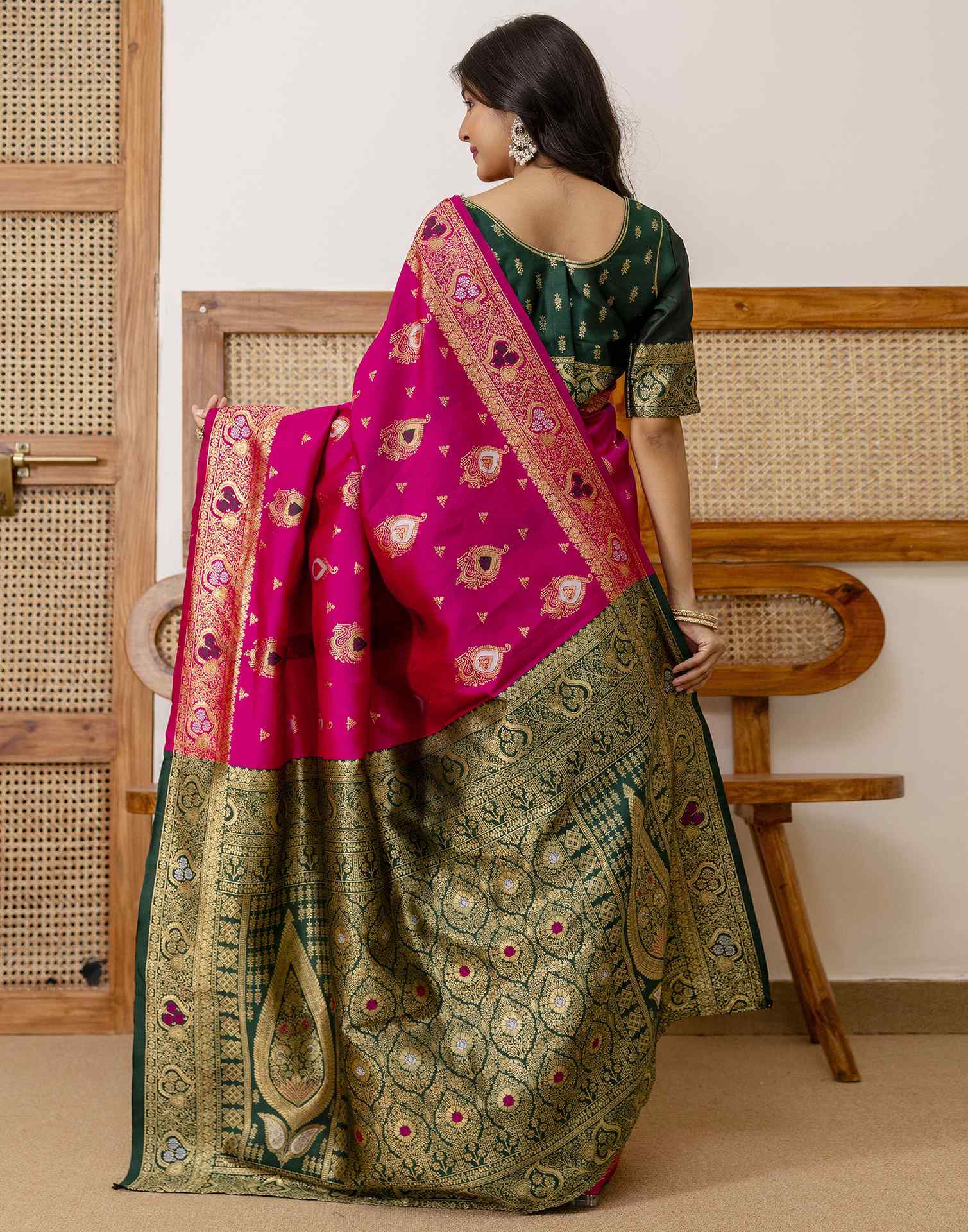 Rani Pink Silk Woven Banarasi Saree - Image 8
