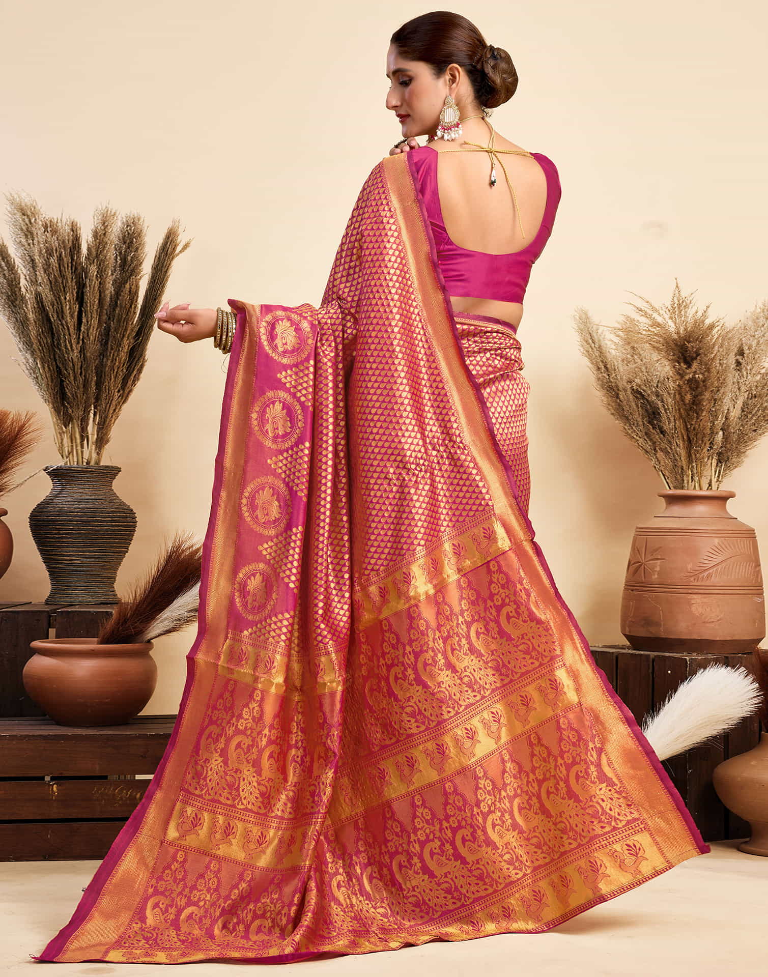 Rani Pink Silk Woven Kanjivaram Saree - Image 5