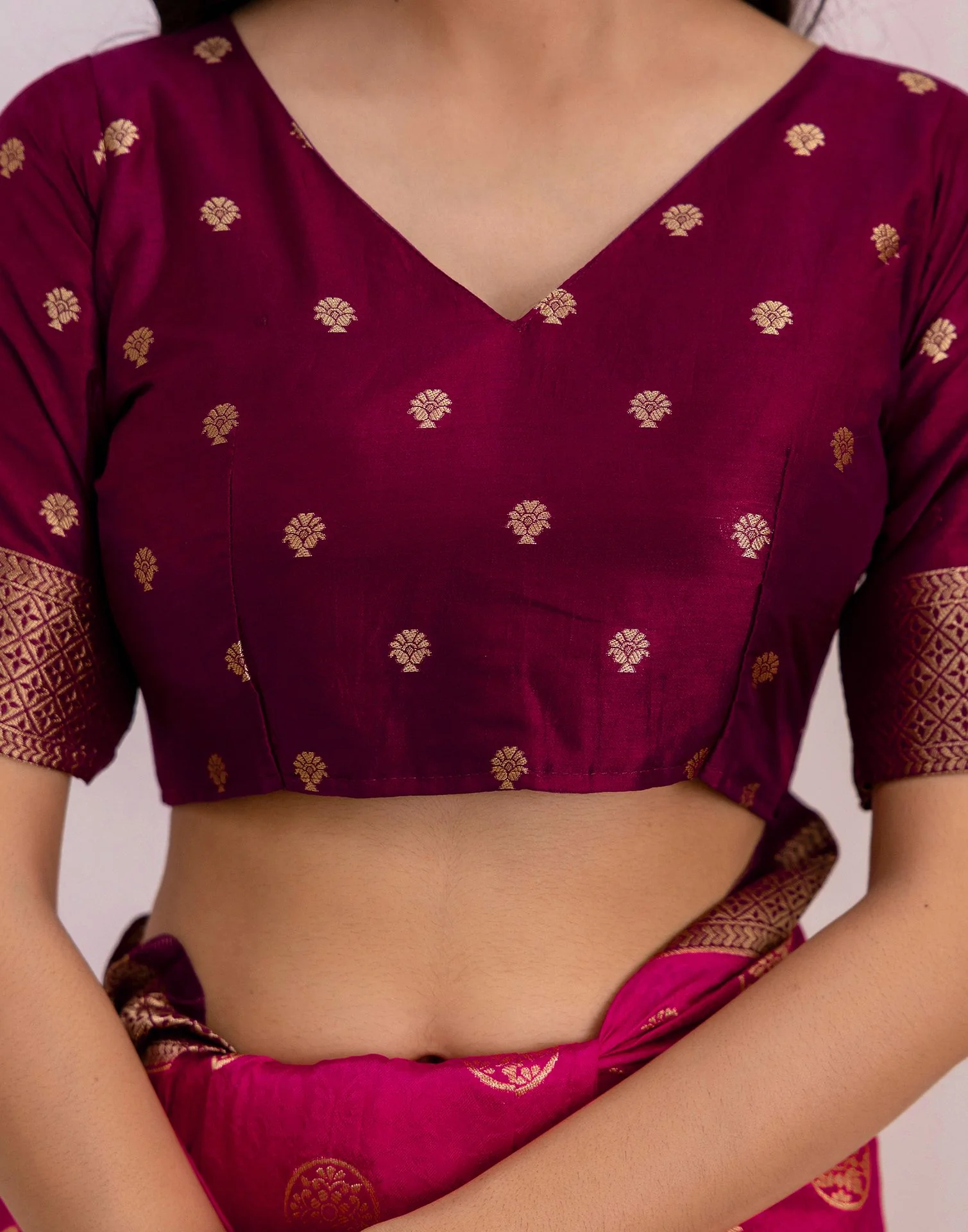 Rani Pink Silk Woven Kanjivaram Saree - Image 10