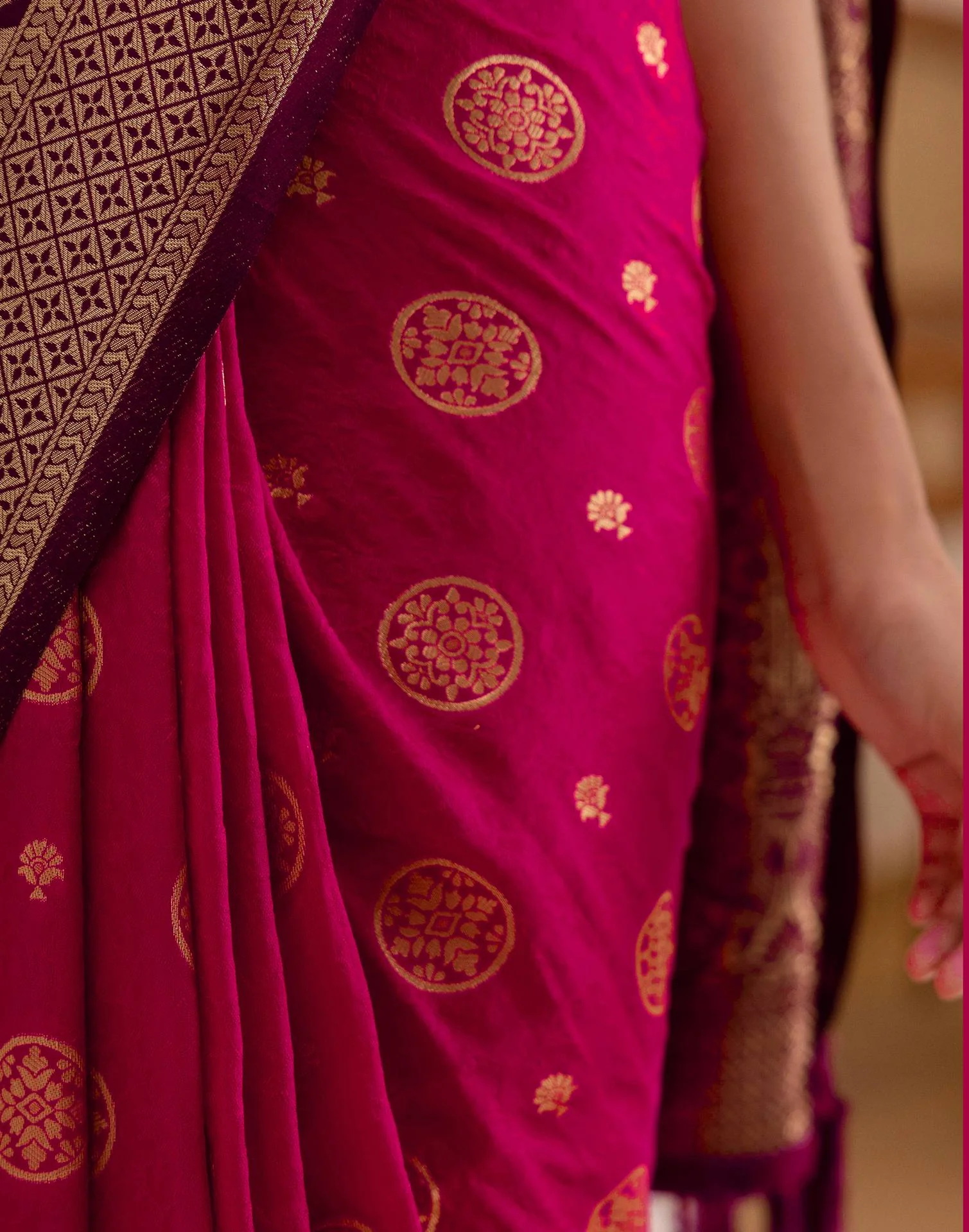 Rani Pink Silk Woven Kanjivaram Saree - Image 7