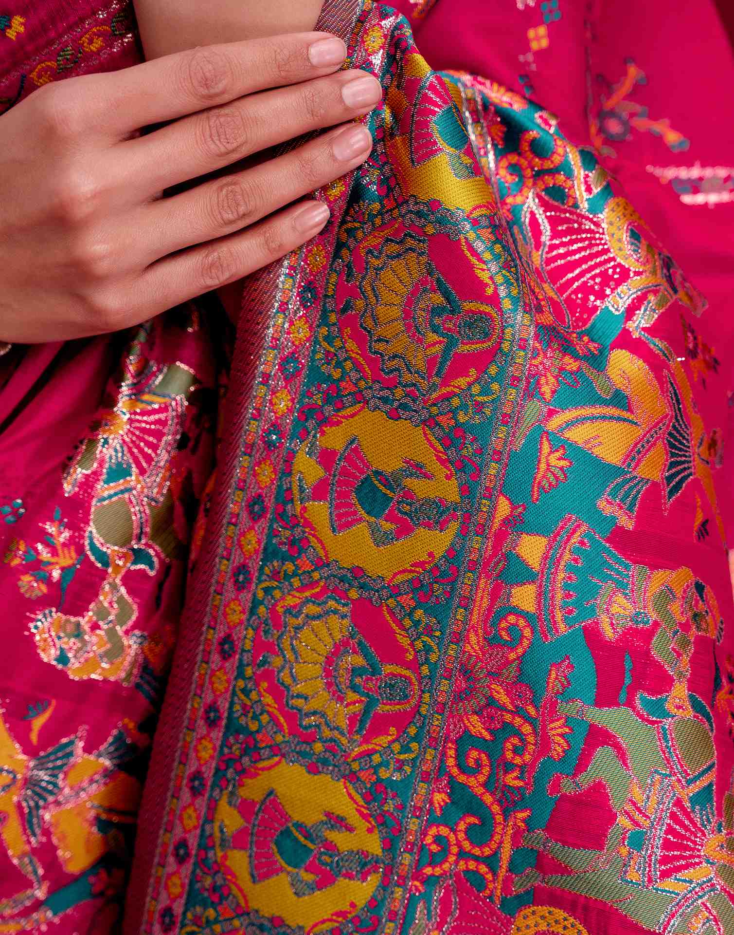 Rani Pink Silk Woven Paithani Saree - Image 12