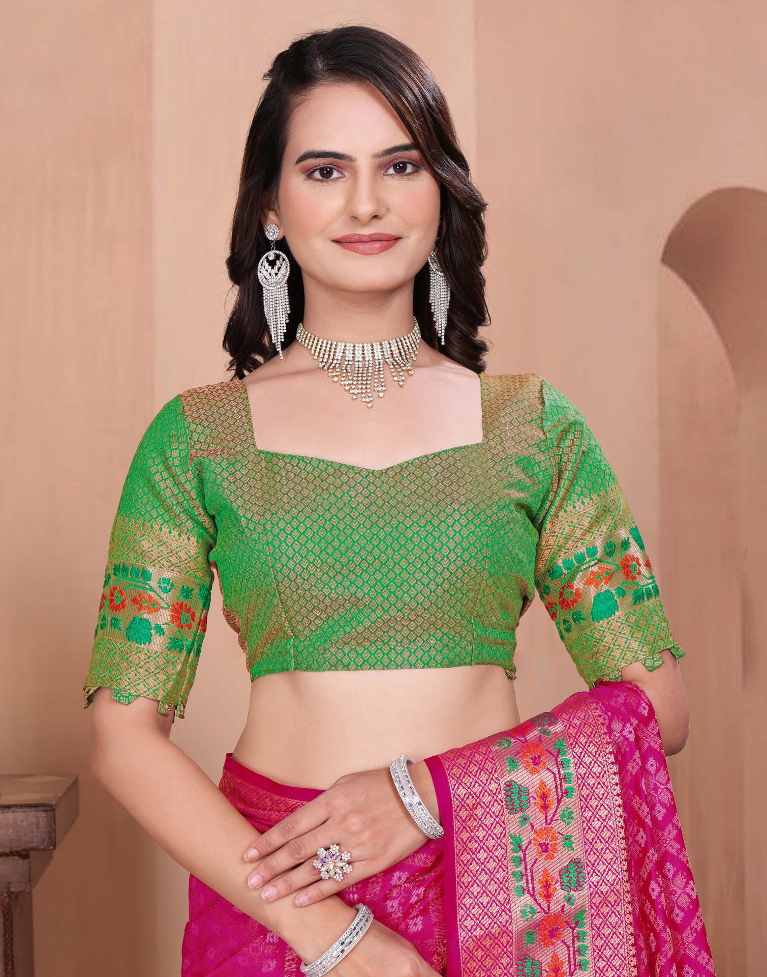 Rani Pink Silk Woven Patola Saree - Image 8