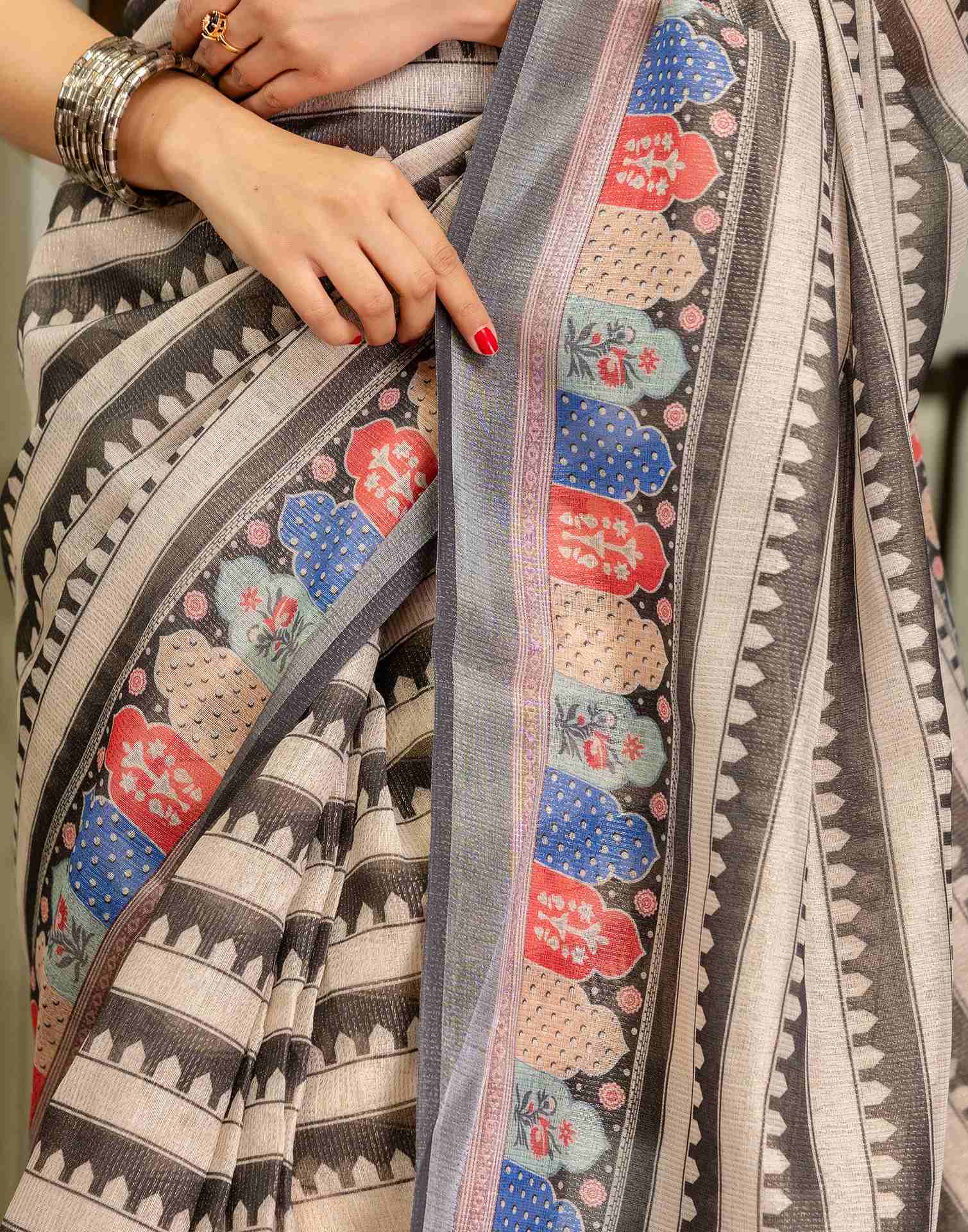 Ready To Wear Beige Cotton Printed Saree - Image 10