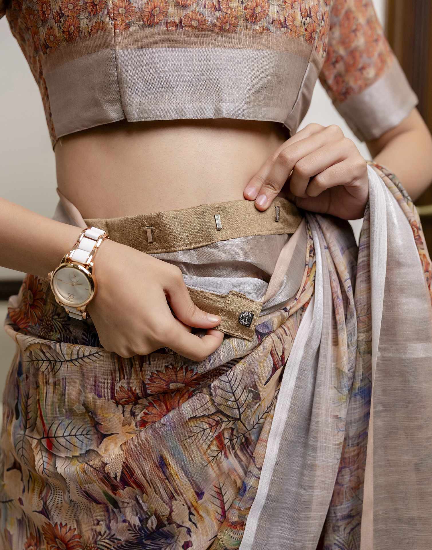 Ready To Wear Beige Linen Floral Printed Saree - Image 2