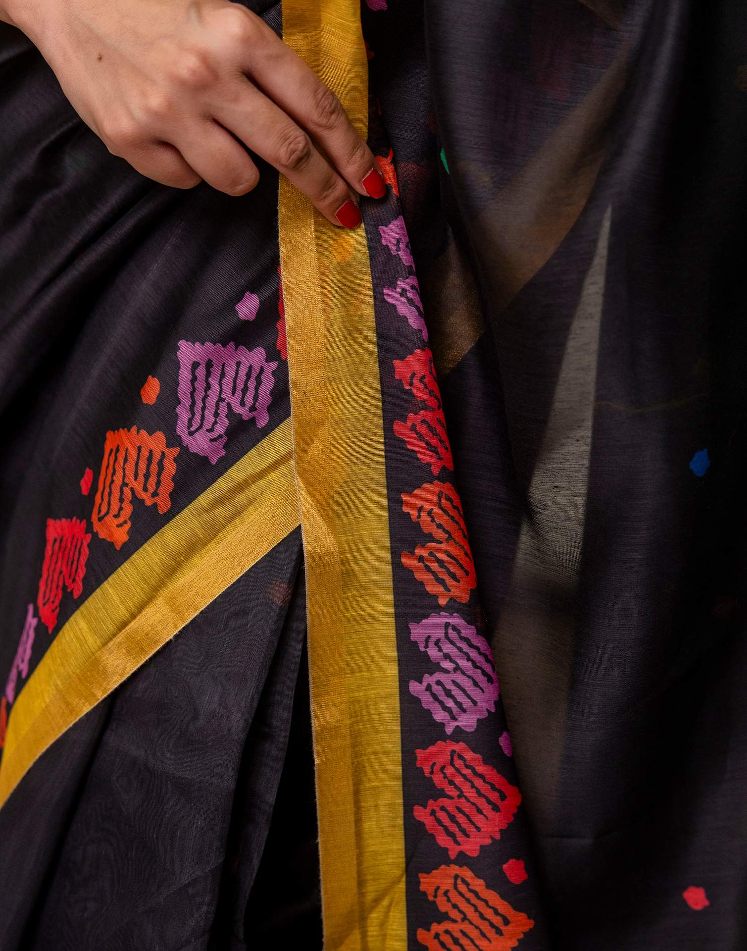 Ready To Wear Black Linen Printed Saree - Image 11