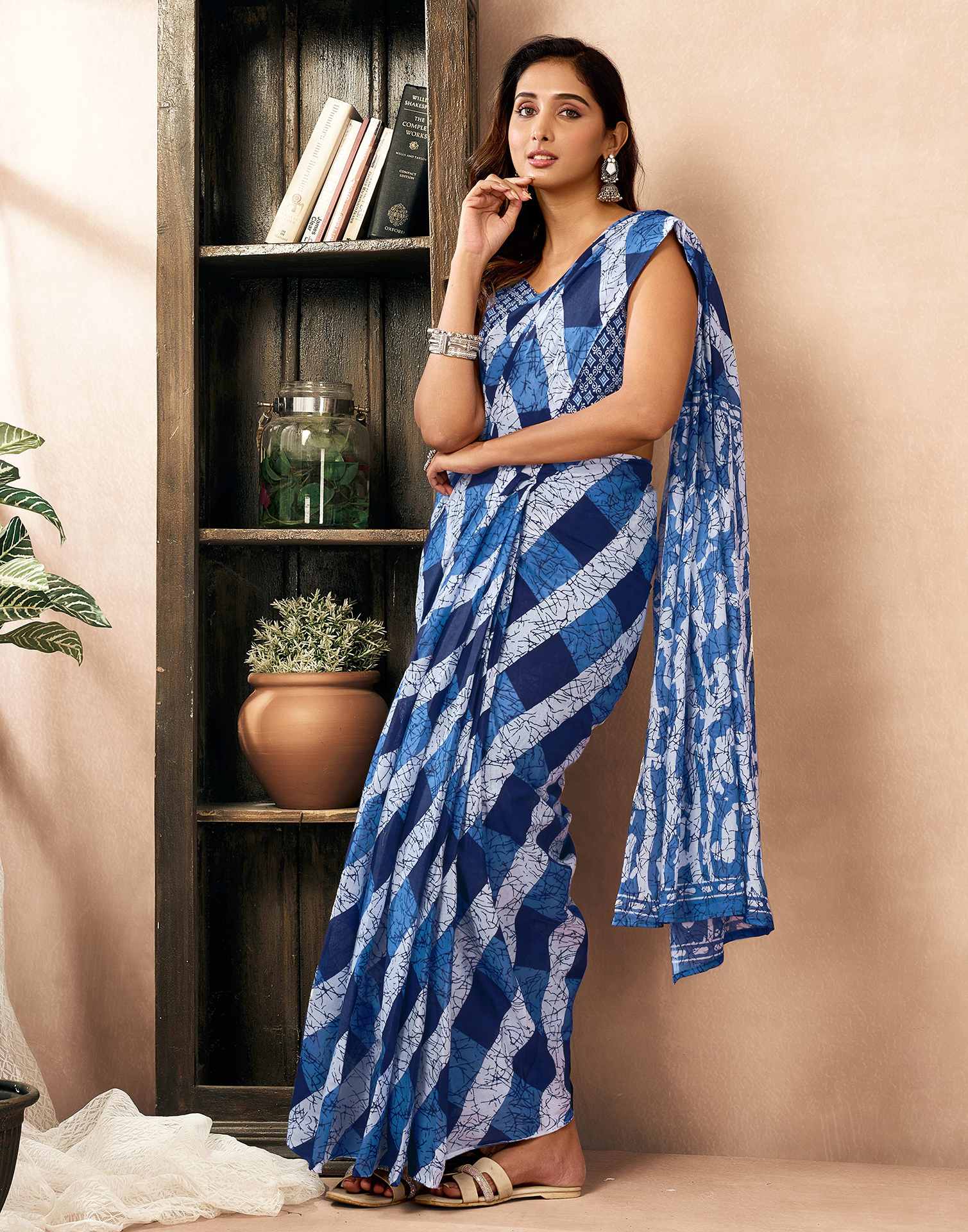 Ready To Wear Blue Cotton Printed Saree With Pocket - Image 7