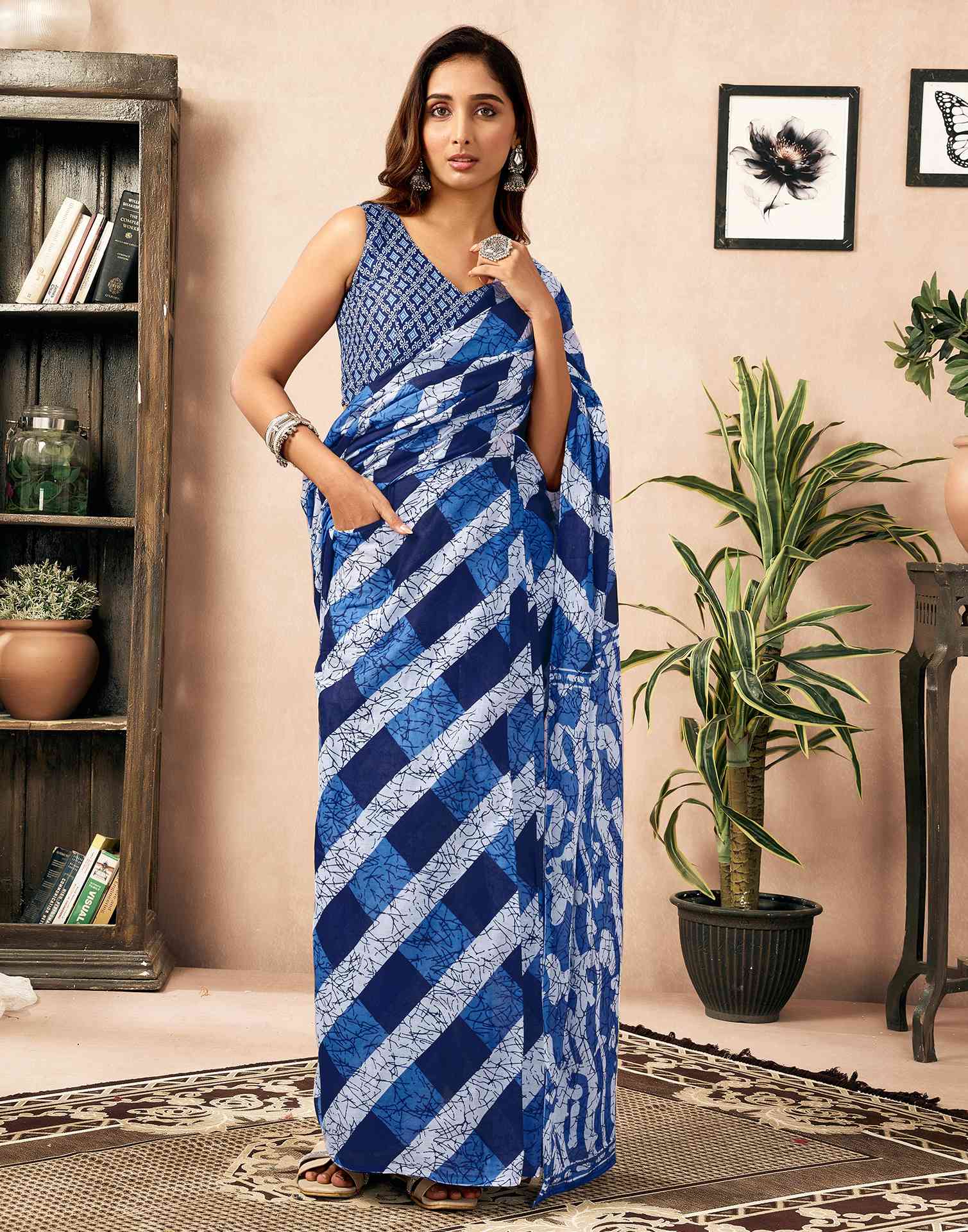 Ready To Wear Blue Cotton Printed Saree With Pocket - Image 9