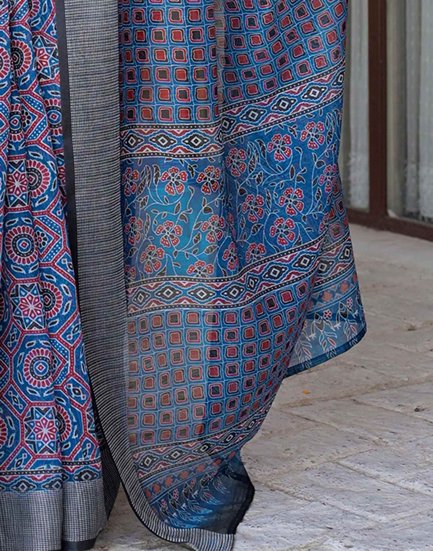 Ready To Wear Blue Linen Printed Embroidery Border Saree - Image 10
