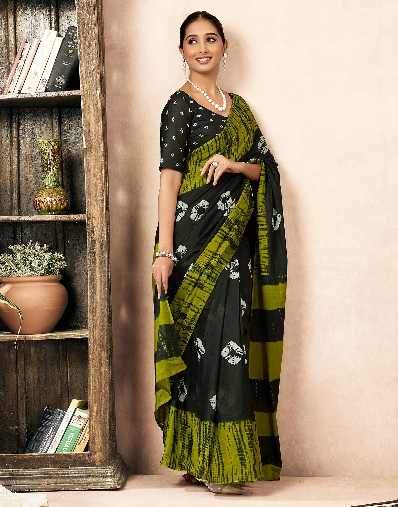 Ready To Wear Bottle Green Cotton Printed Saree - Image 6