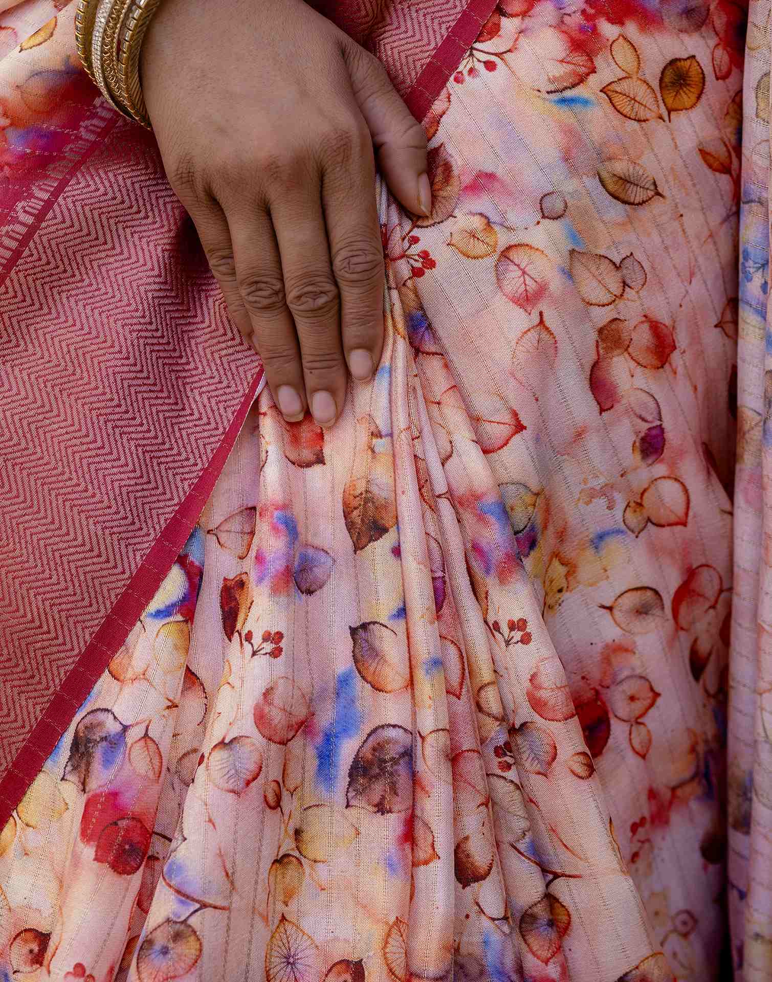 Ready To Wear Cream Dola Silk Woven Border Printed Saree - Image 10