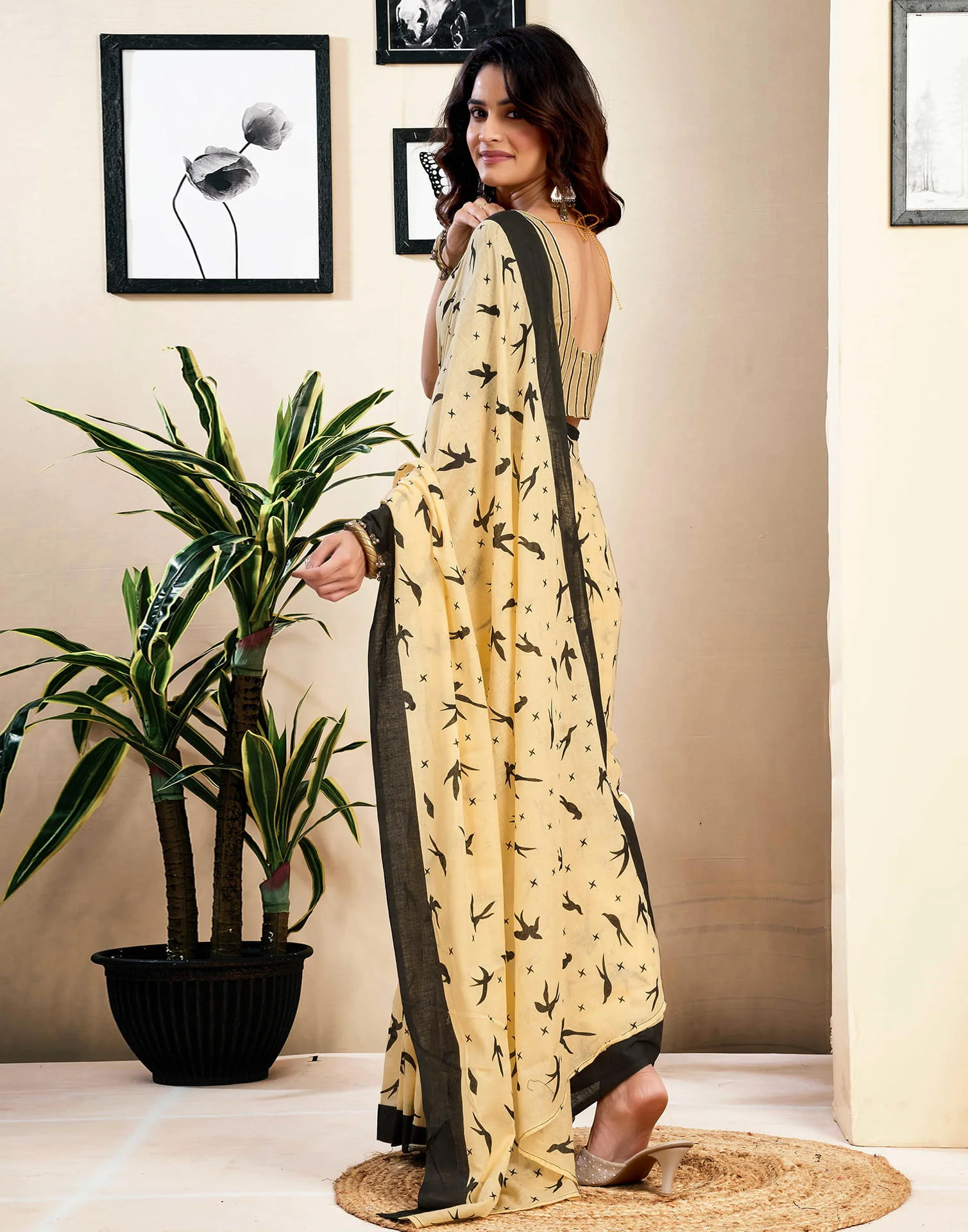 Ready To Wear Cream Pure Cotton Printed Saree With Pocket - Image 6