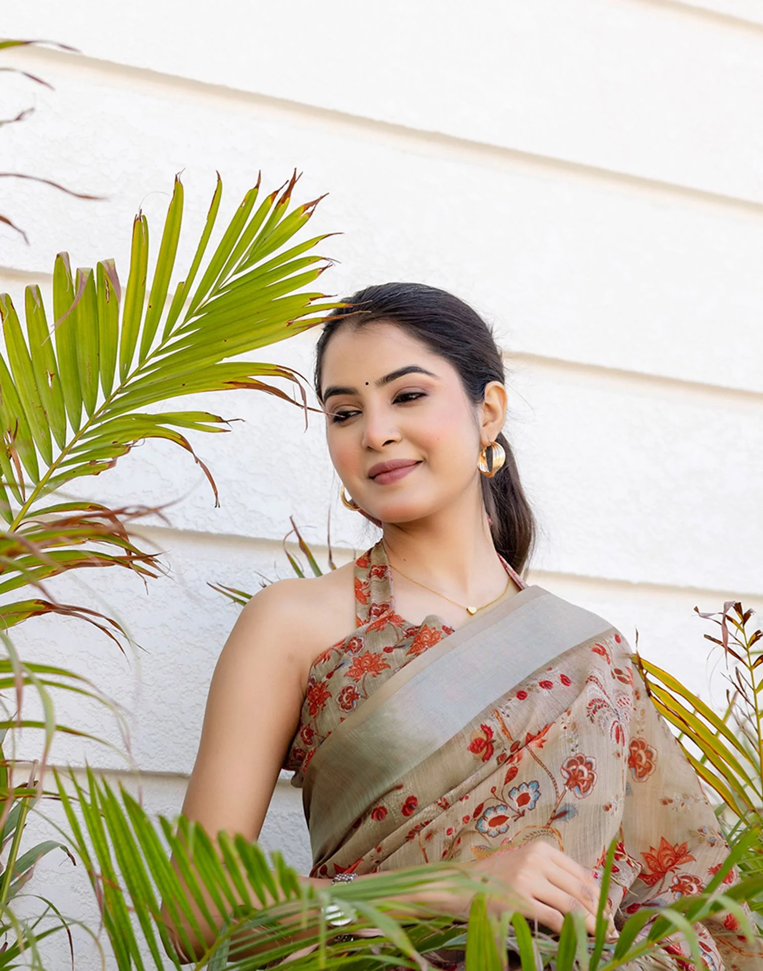Ready To Wear Dark Beige Linen Woven Border Printed Saree - Image 4