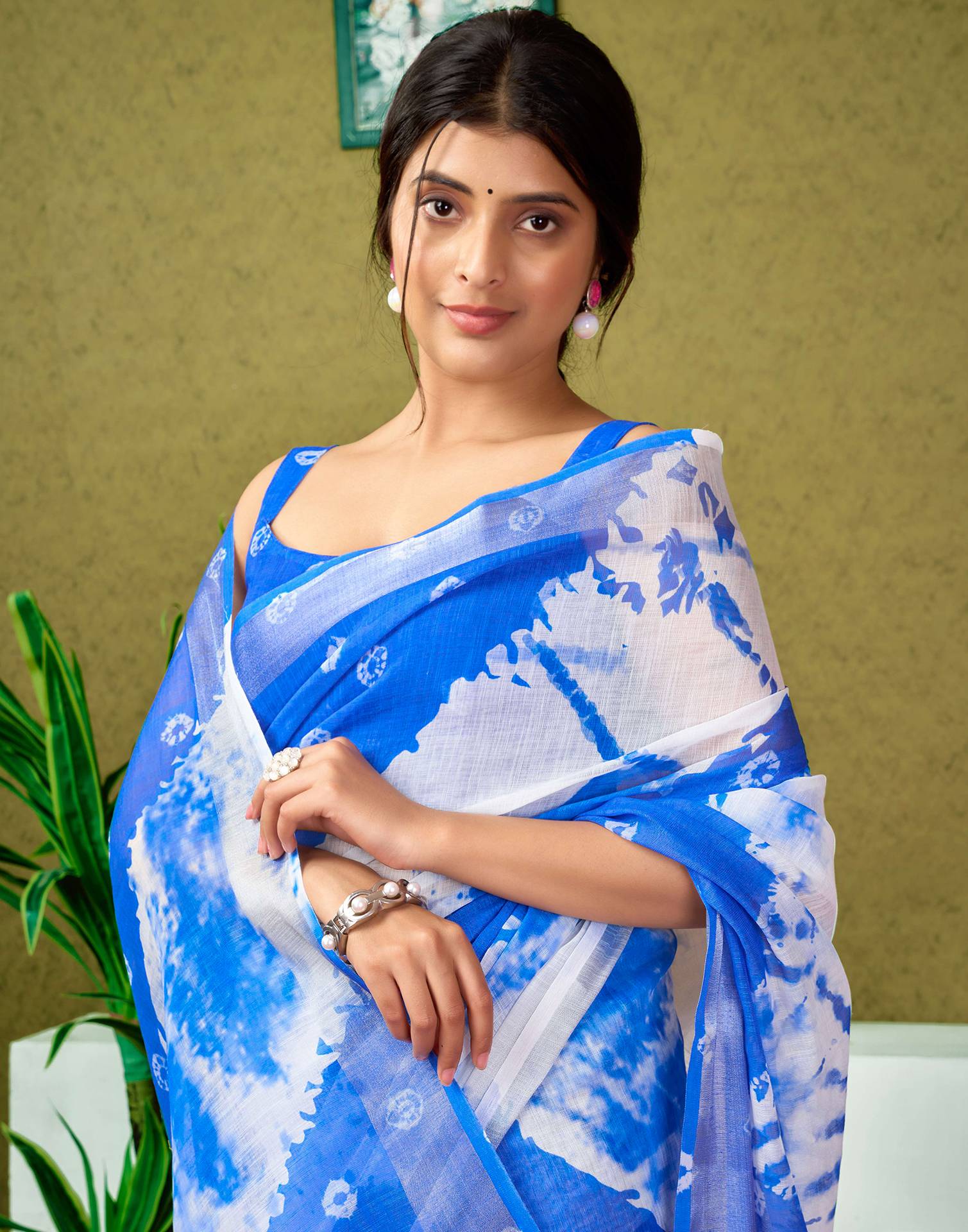 Ready To Wear Dark Blue Linen Dyed Printed Saree - Image 4