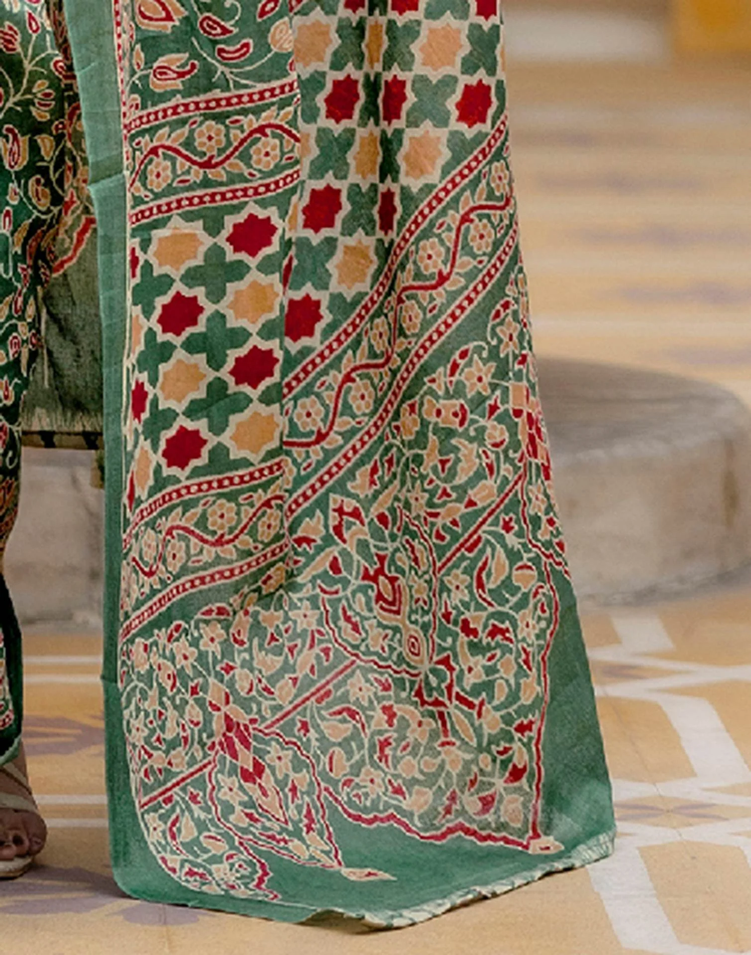 Ready To Wear Green Cotton Printed Saree - Image 12