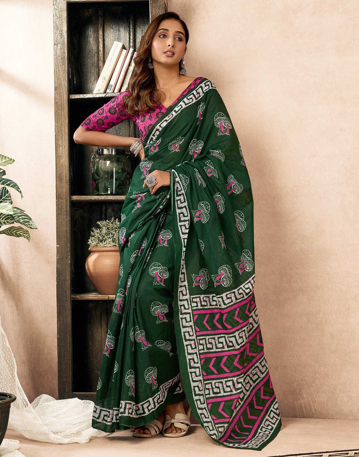 Ready To Wear Green Cotton Printed Saree With Pocket - Image 7