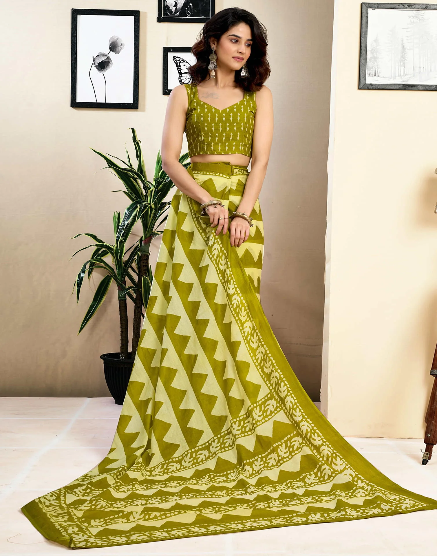 Ready To Wear Green Pure Cotton Geometric Printed Saree With Pocket - Image 6