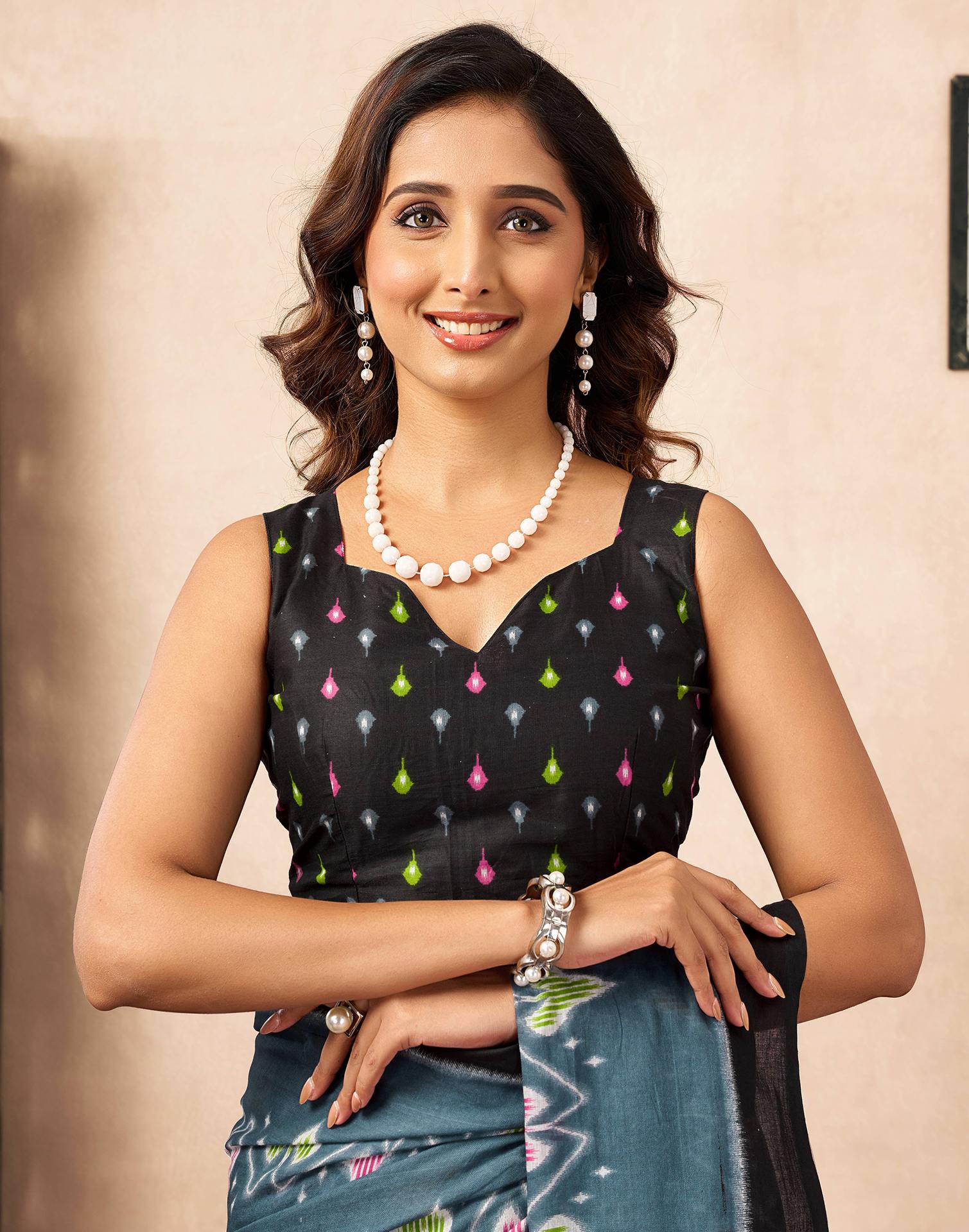 Ready To Wear Grey Cotton Ikkat Printed Saree - Image 11