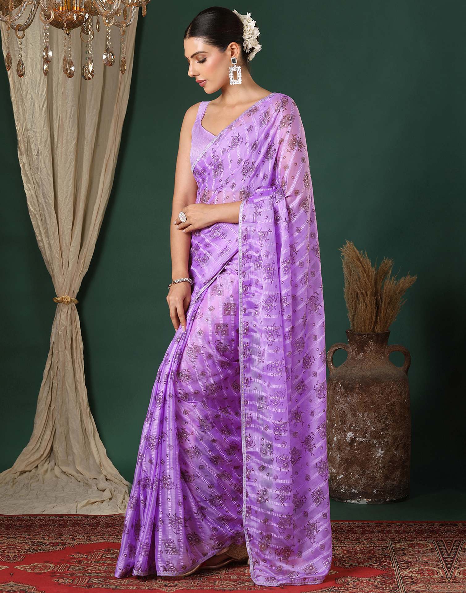 Lavender Georgette Woven Floral Printed Saree - Image 4