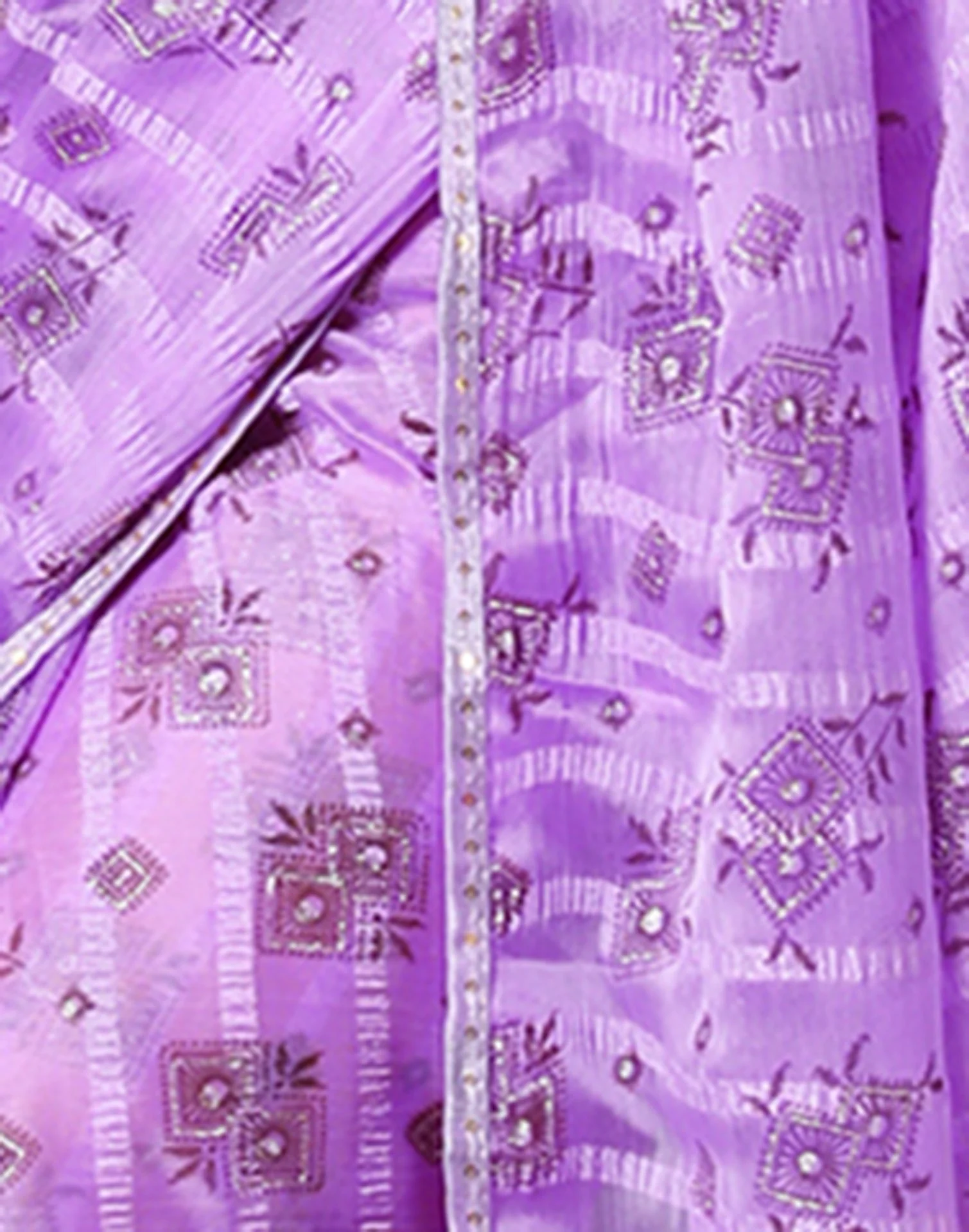 Lavender Georgette Woven Floral Printed Saree - Image 9