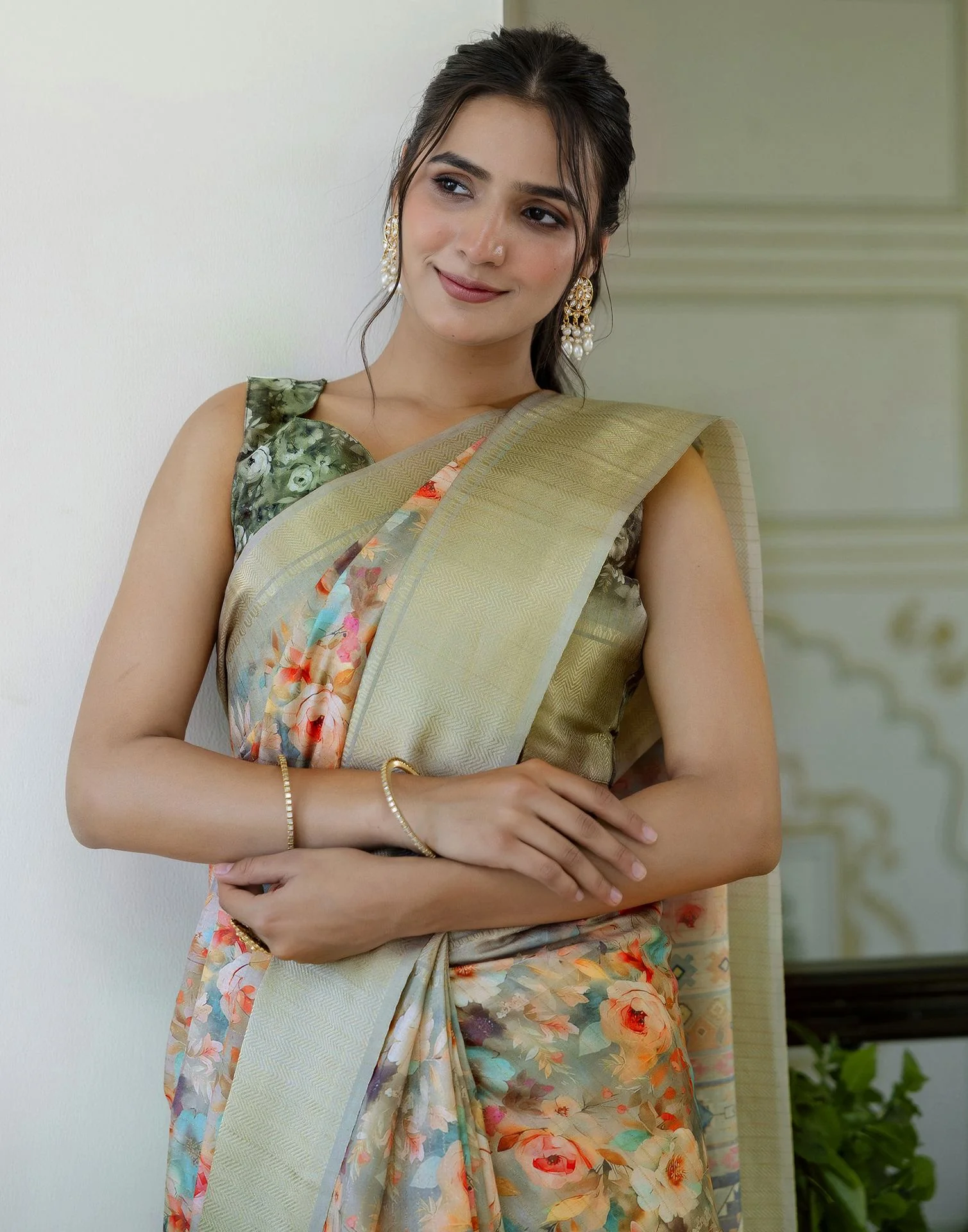 Ready To Wear Light Green Dola Silk Woven Border Printed Saree - Image 4