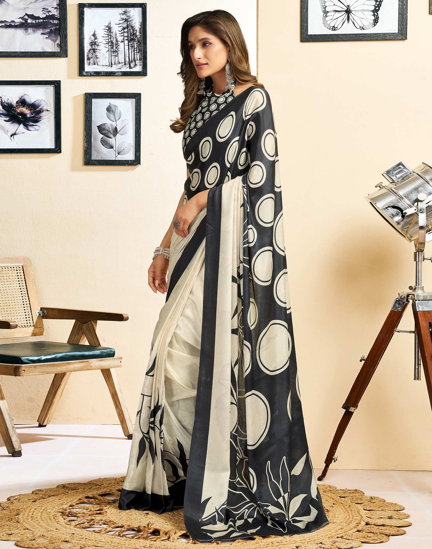 Ready To Wear Off White Chinnon Printed Saree - Image 5