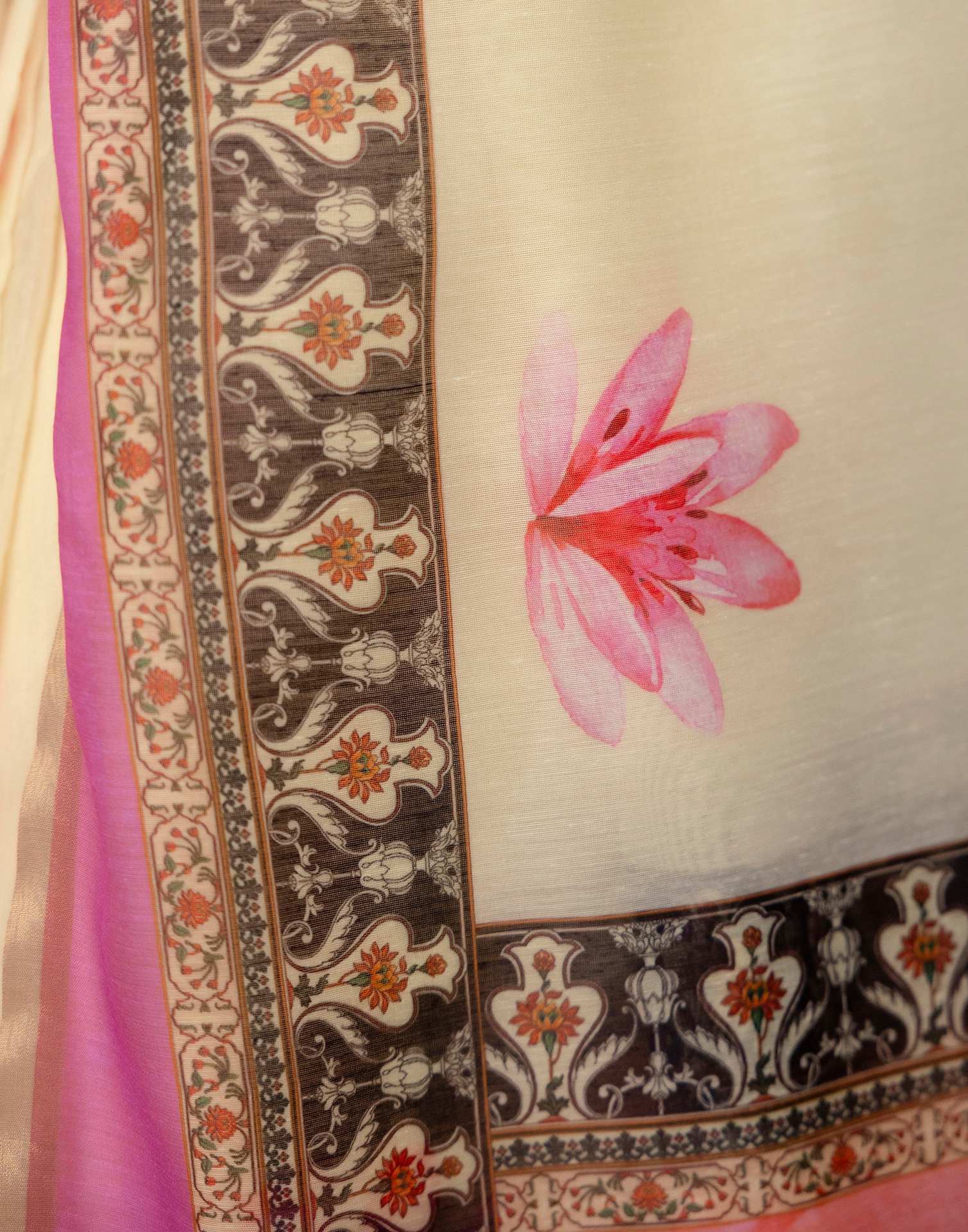 Ready To Wear Light Cream Linen Printed Saree - Image 11