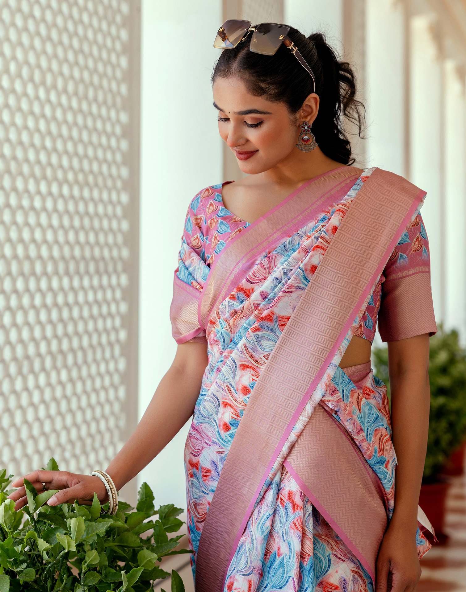Ready To Wear Mauve Dola Silk Woven Border Printed Saree - Image 4
