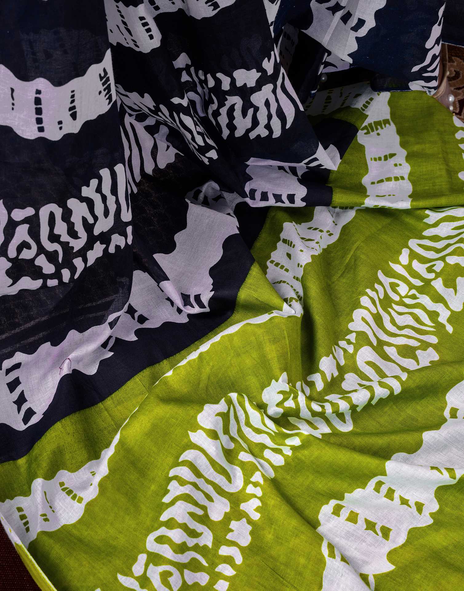 Ready To Wear Navy Blue Cotton Printed Saree With Pocket - Image 10