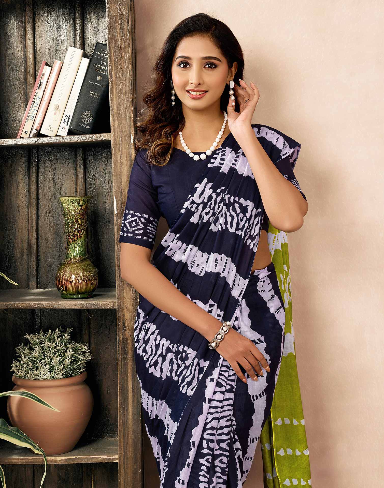 Ready To Wear Navy Blue Cotton Printed Saree With Pocket - Image 4