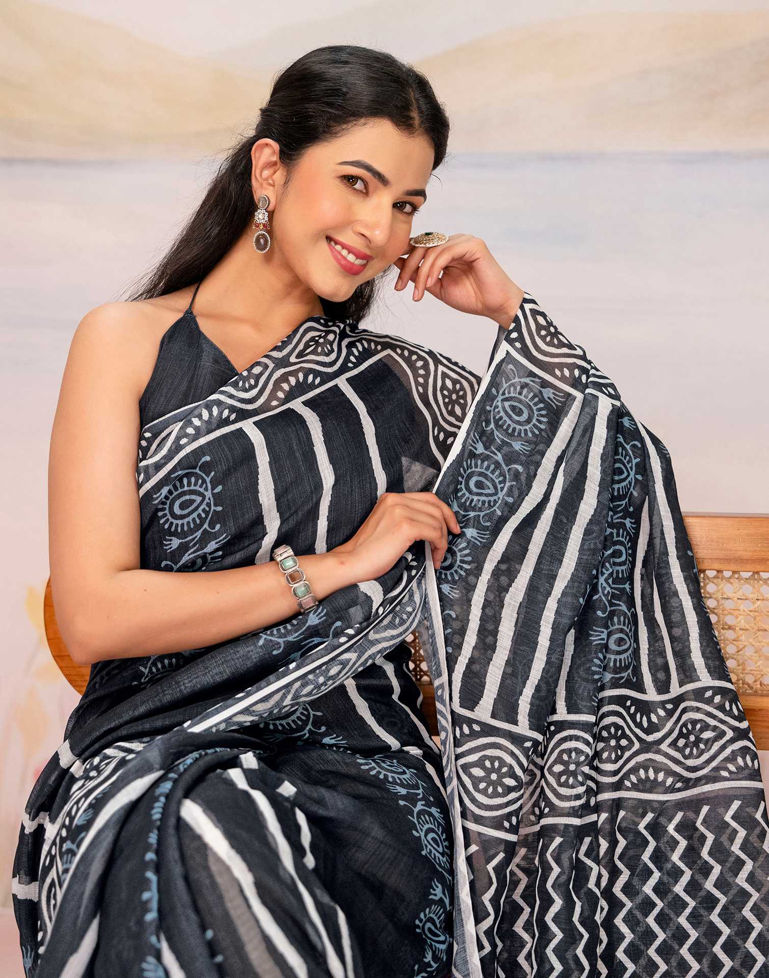 Ready To Wear Navy Blue Linen Printed Saree - Image 2