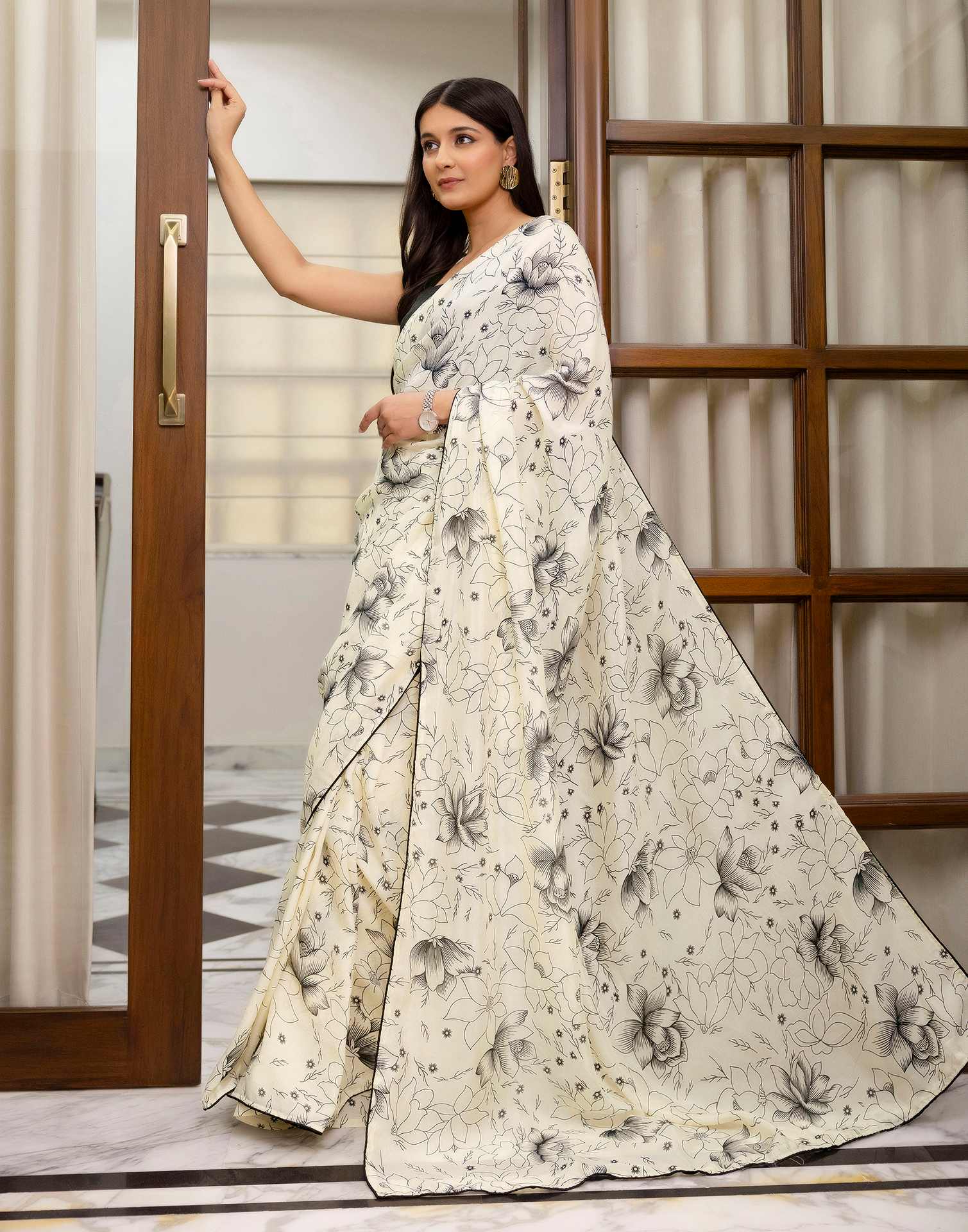 Ready To Wear Off White Chinnon Printed Saree - Image 6