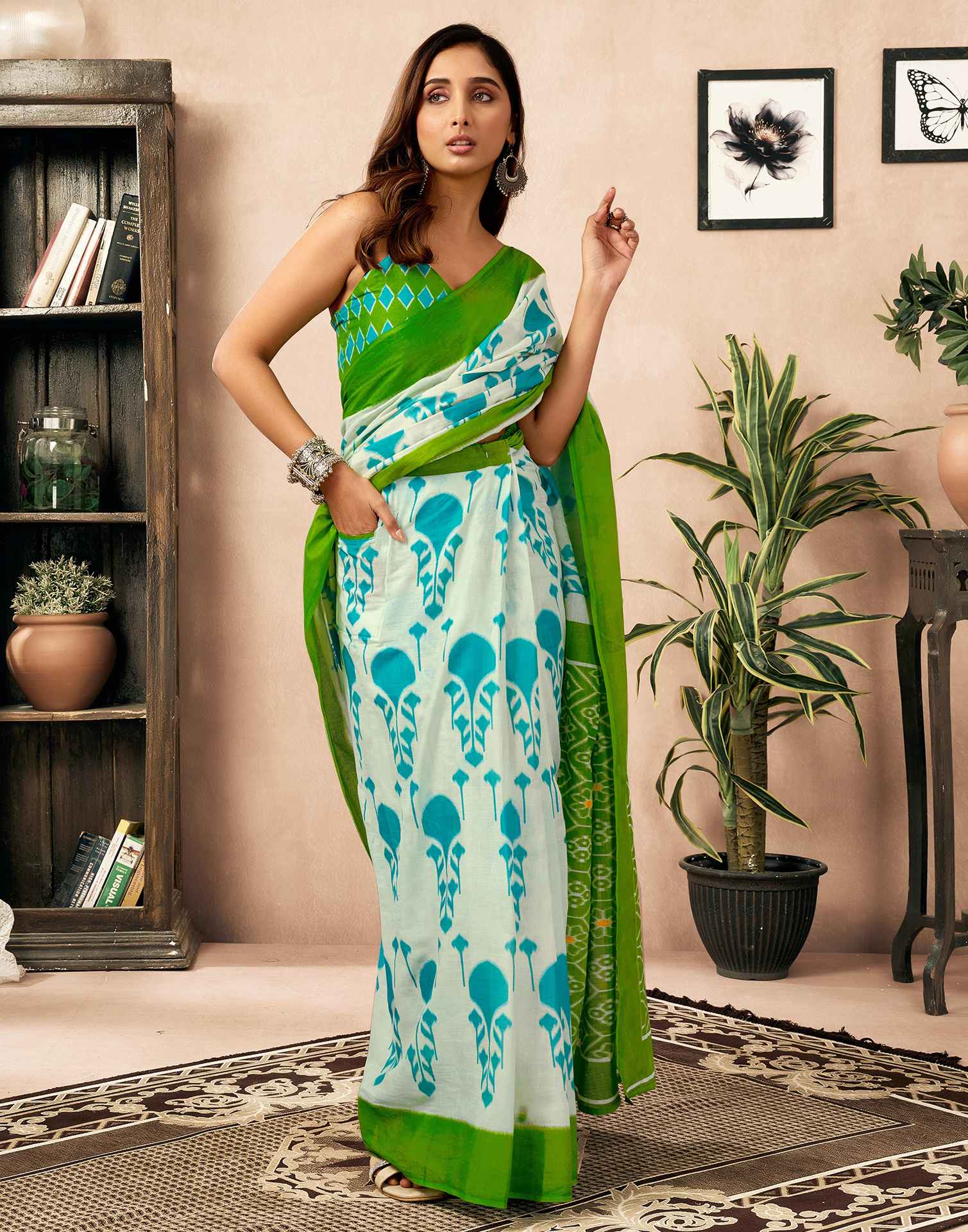 Ready To Wear Off White Cotton Printed Saree With Pocket