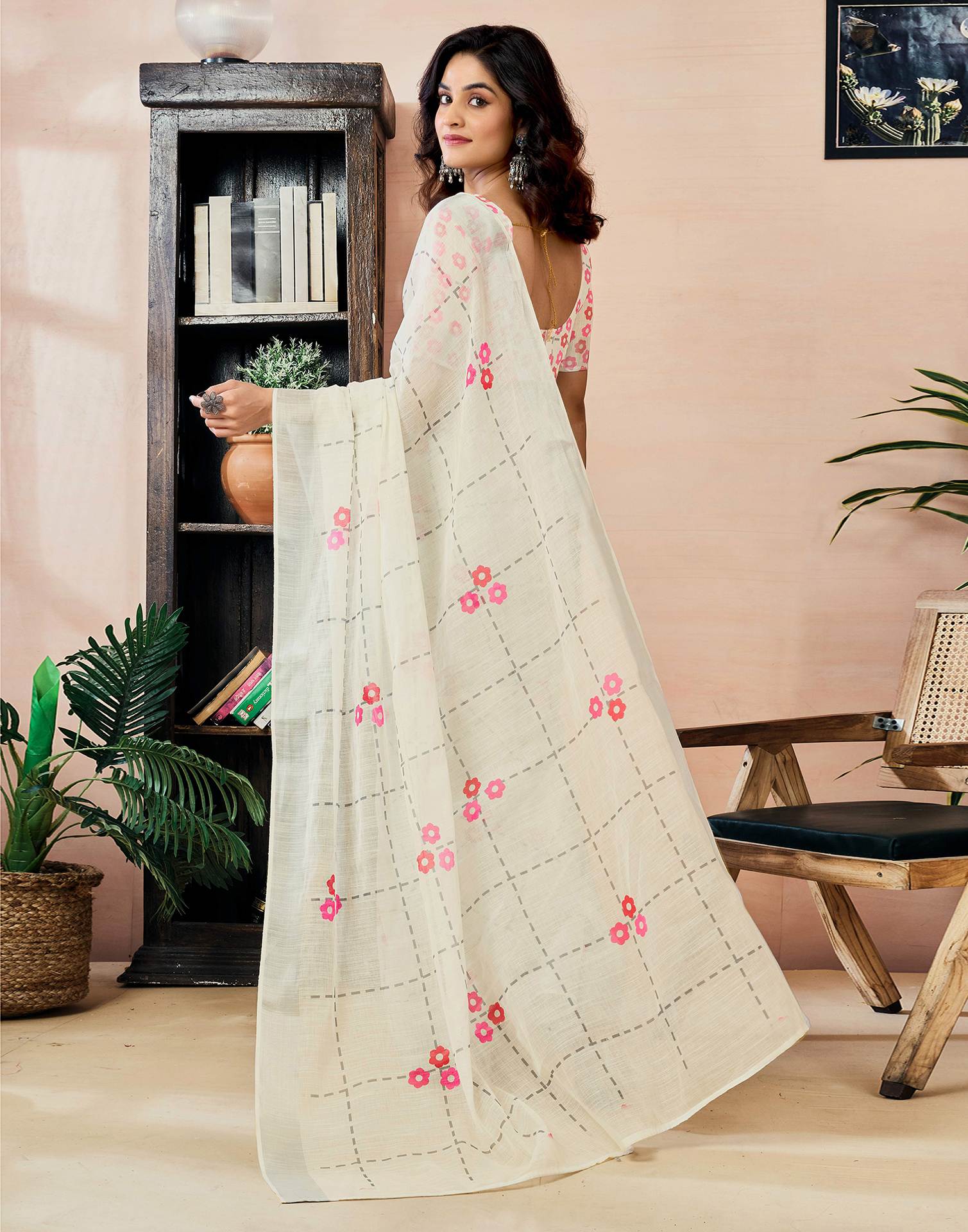 Ready to Wear Off White Linen Floral Printed Saree - Image 7