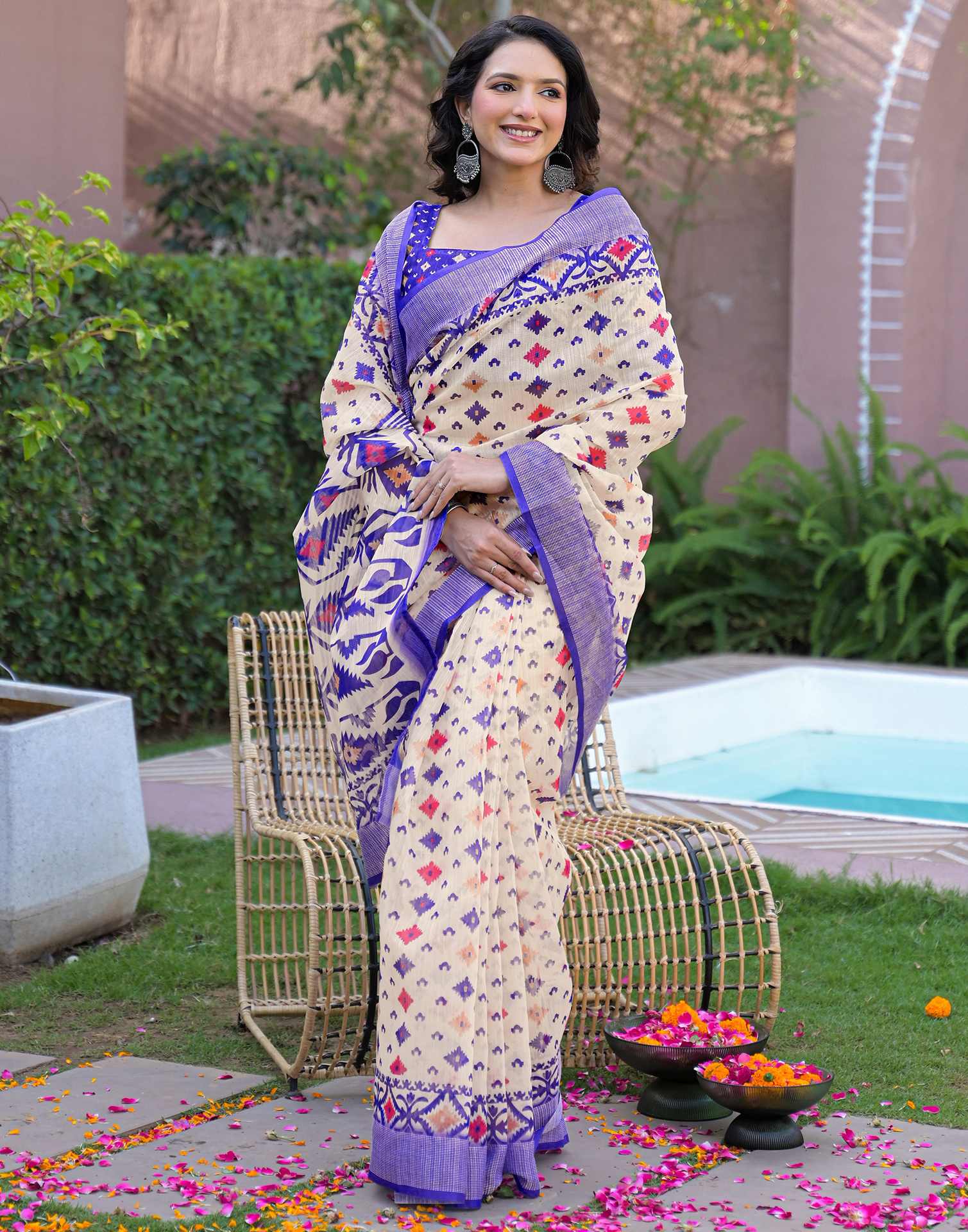 Ready To Wear Off White Linen Printed Embroidery Border Saree - Image 6