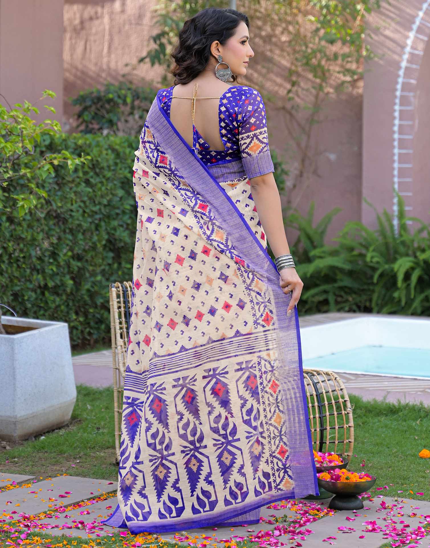 Ready To Wear Off White Linen Printed Embroidery Border Saree - Image 7
