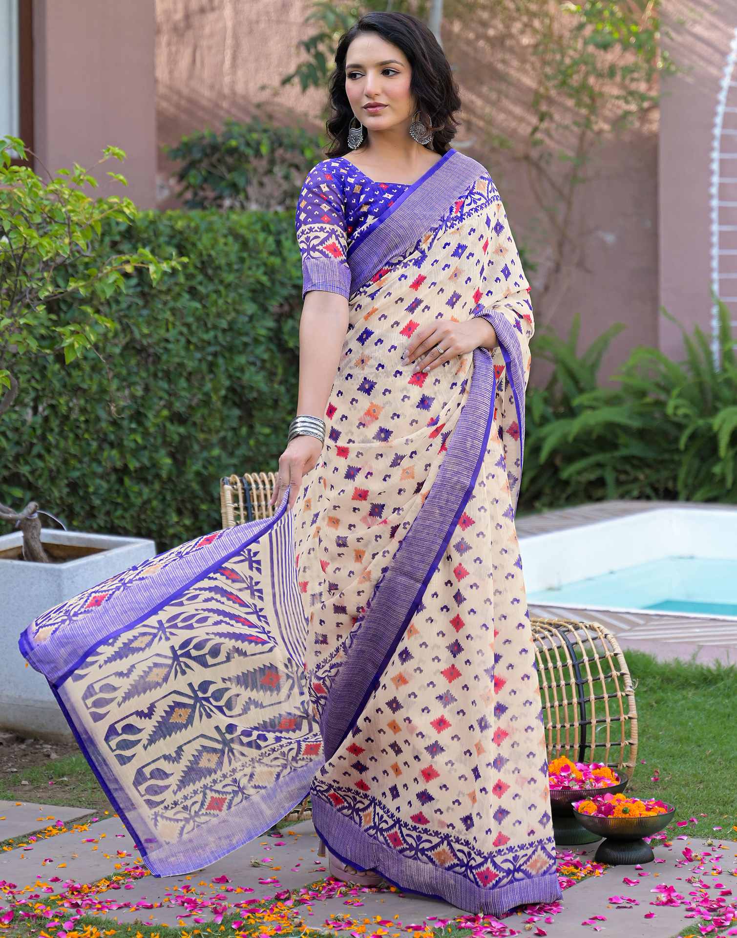 Ready To Wear Off White Linen Printed Embroidery Border Saree - Image 9