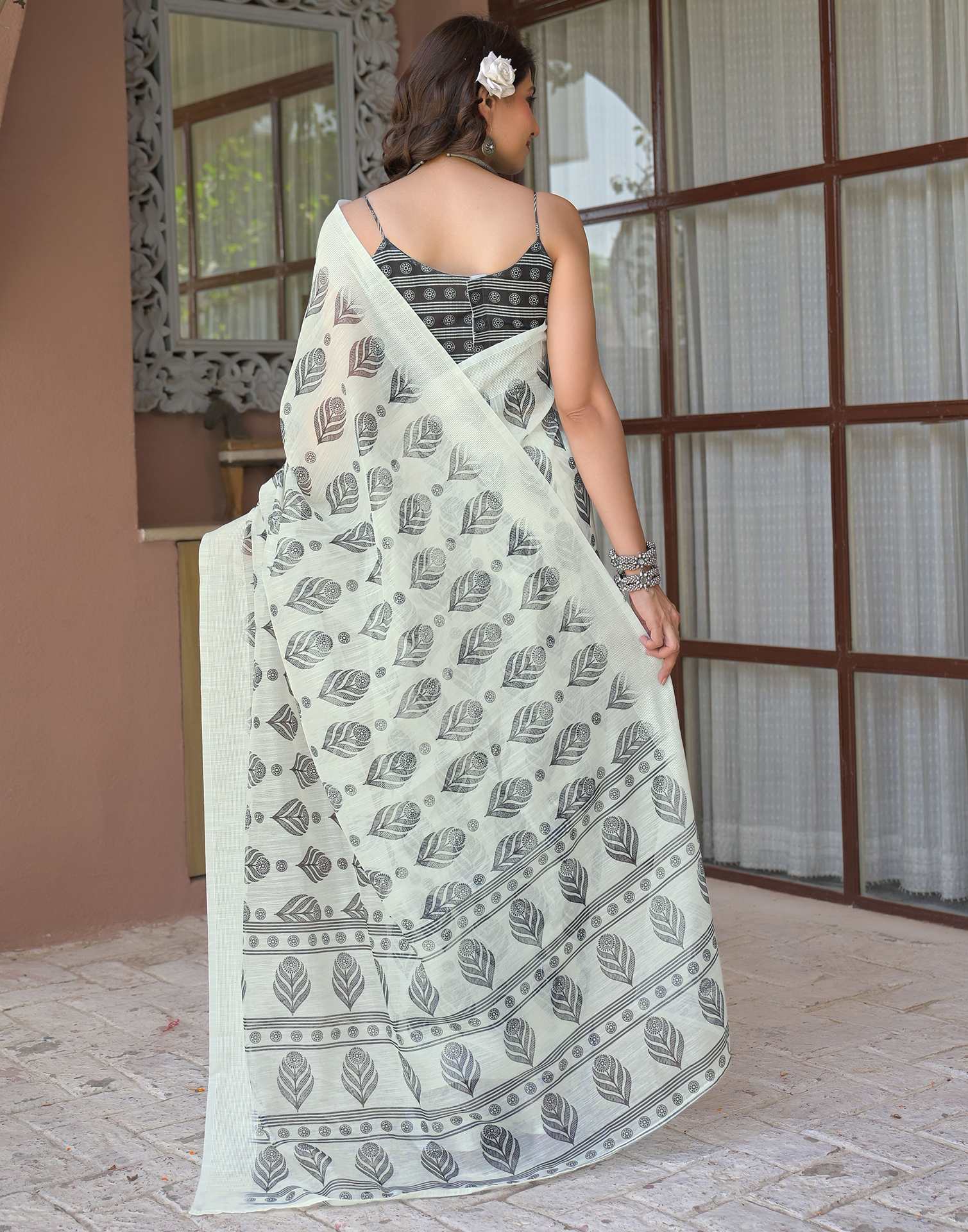 Ready To Wear Off White Linen Printed Embroidery Border Saree - Image 7