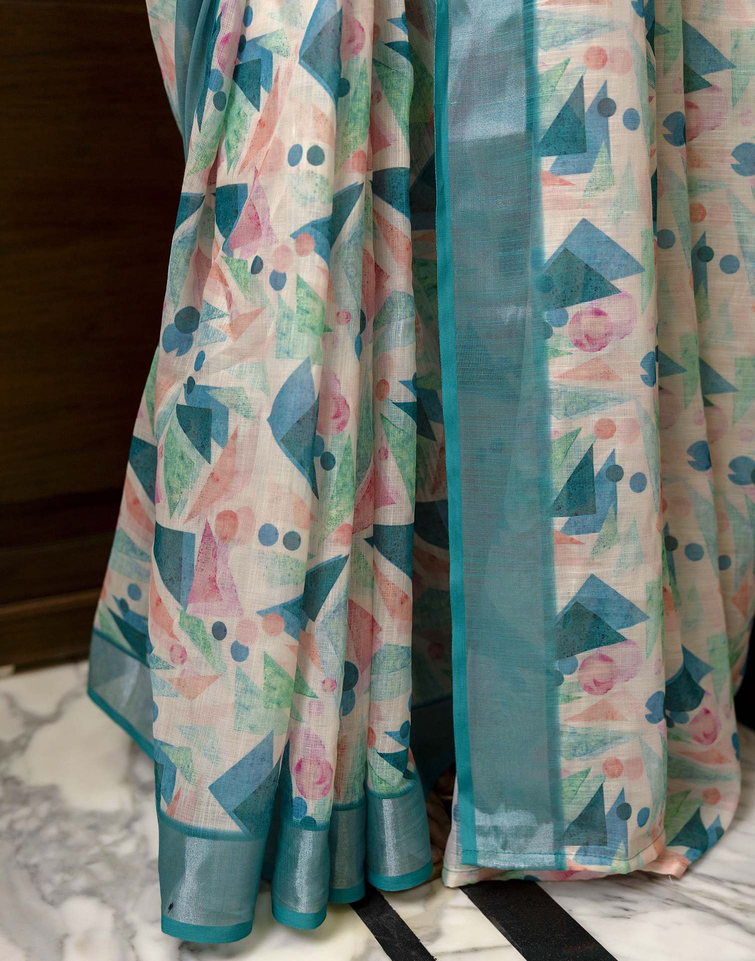 Ready To Wear Off White Linen Printed Saree - Image 11