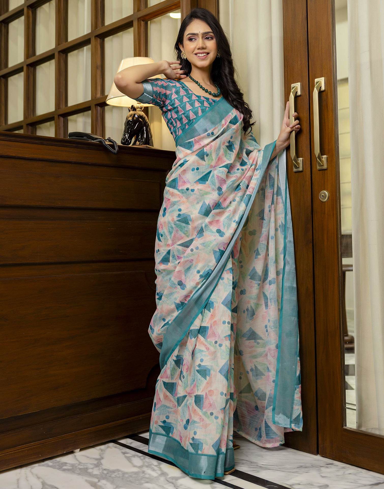 Ready To Wear Off White Linen Printed Saree - Image 5
