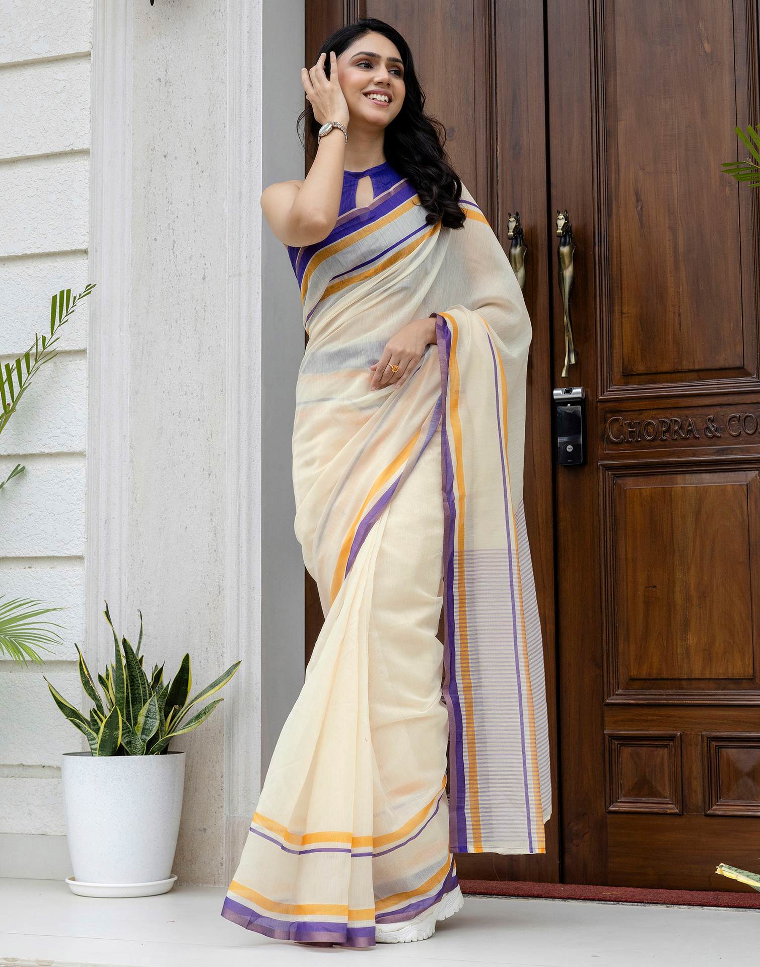 Ready To Wear Off White Linen Printed Saree - Image 7