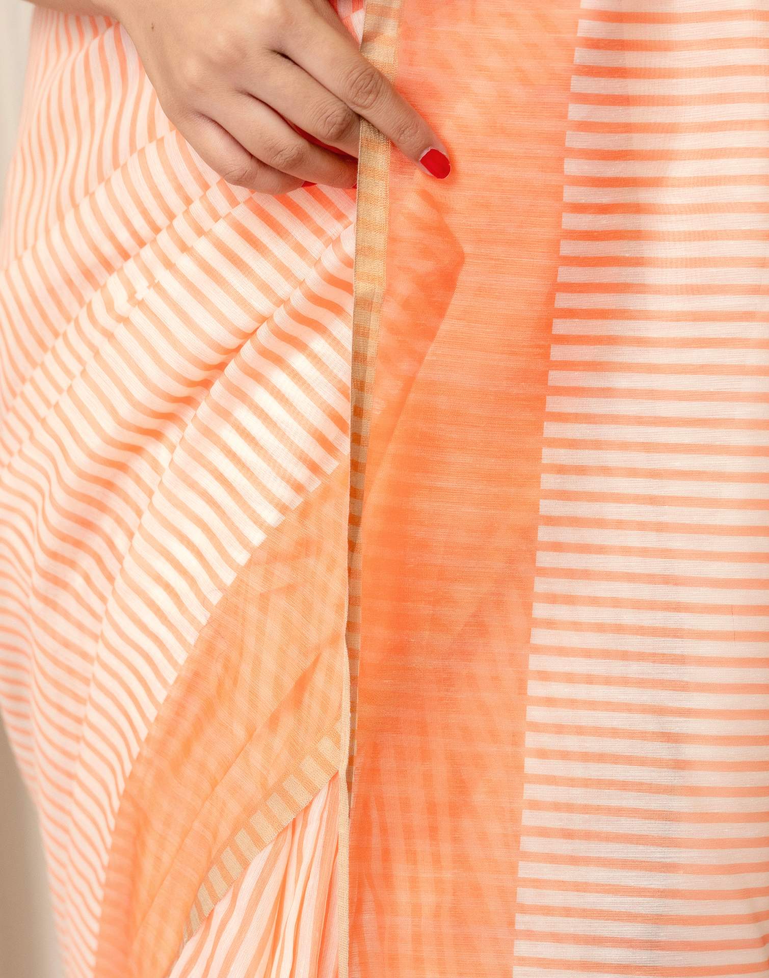Ready To Wear Off White Linen Printed Saree - Image 10