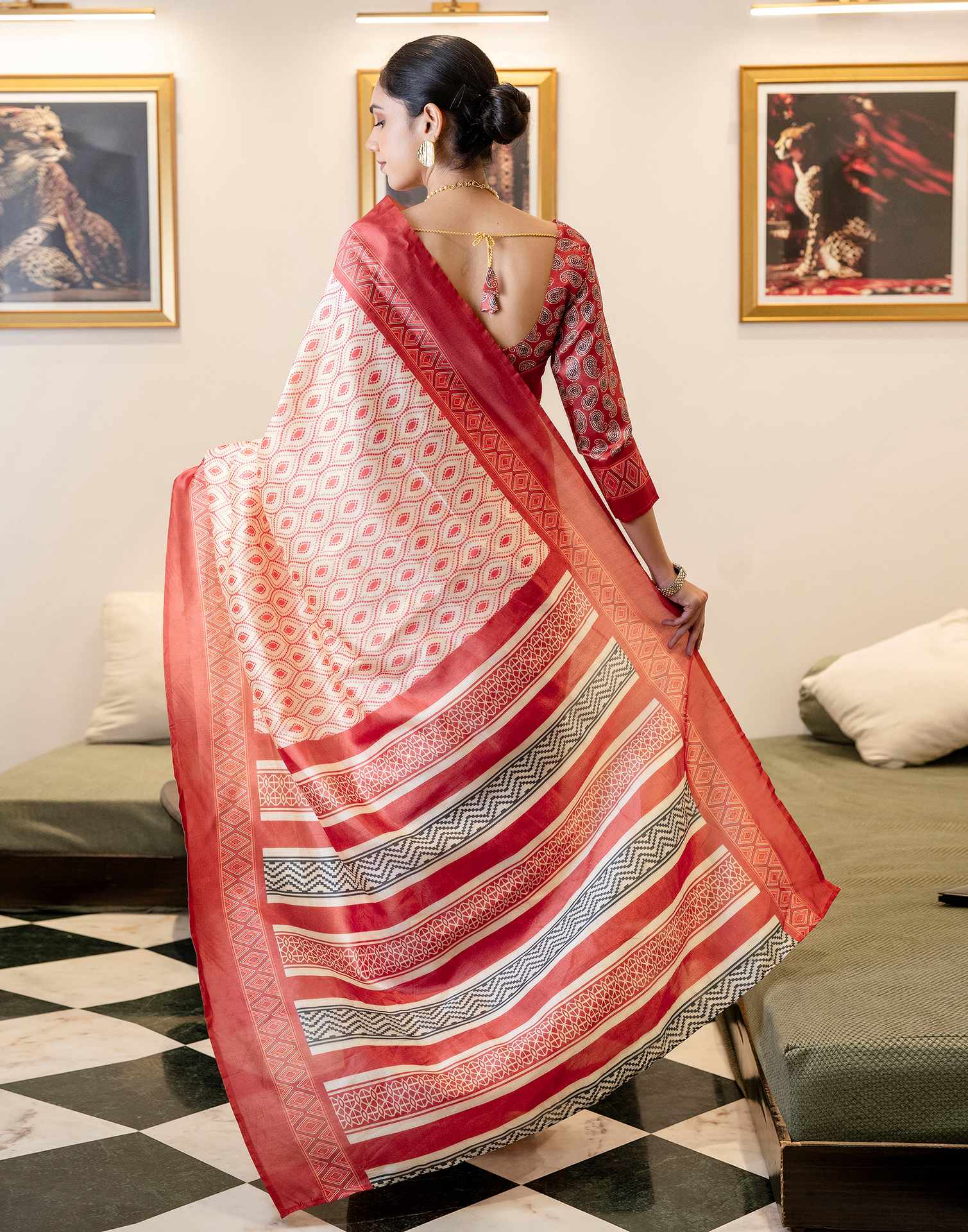 Ready To Wear Off White Silk Printed Saree - Image 7