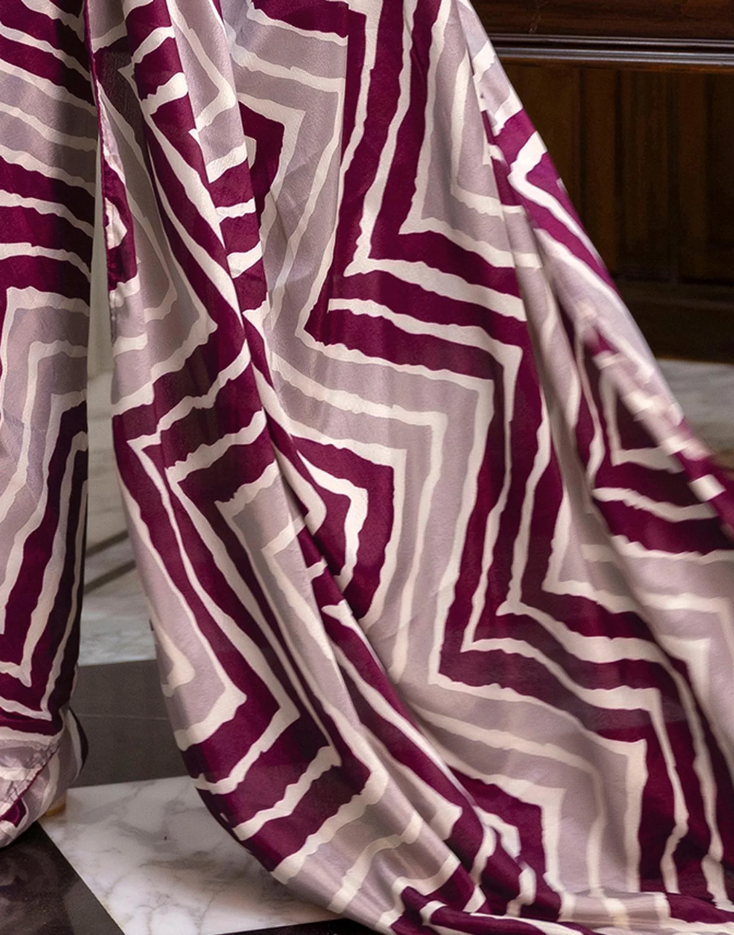 Ready To Wear Purple Chinnon Printed Saree - Image 11