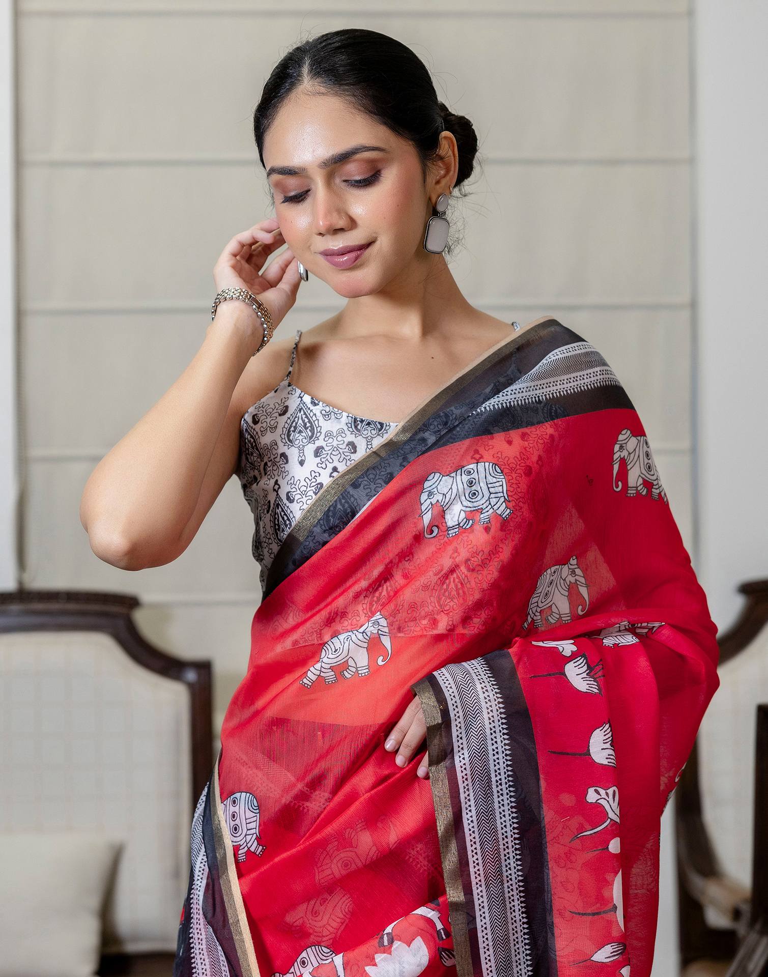Ready To Wear Red Linen Printed Saree - Image 4