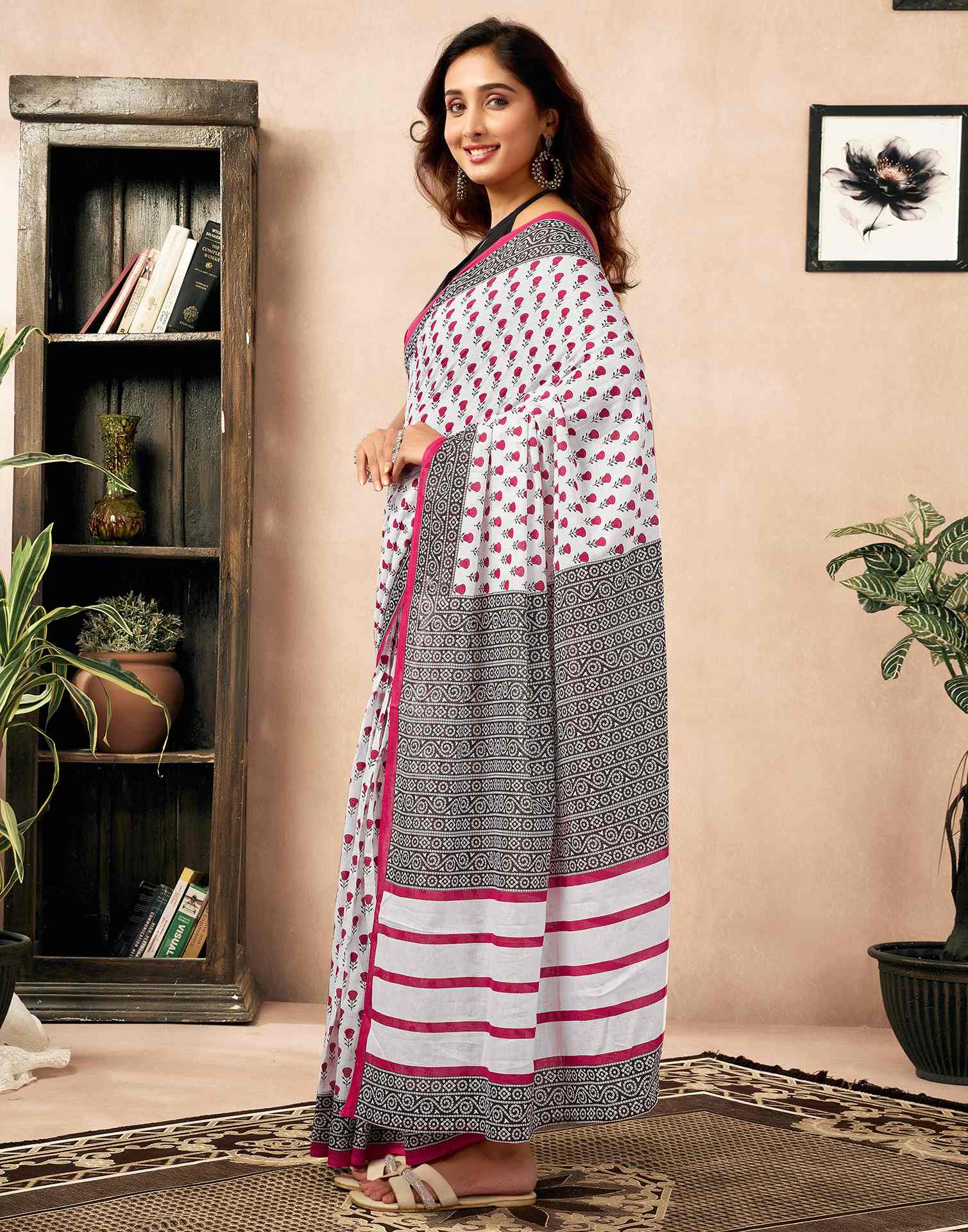 Ready To Wear White Cotton Printed Saree - Image 4